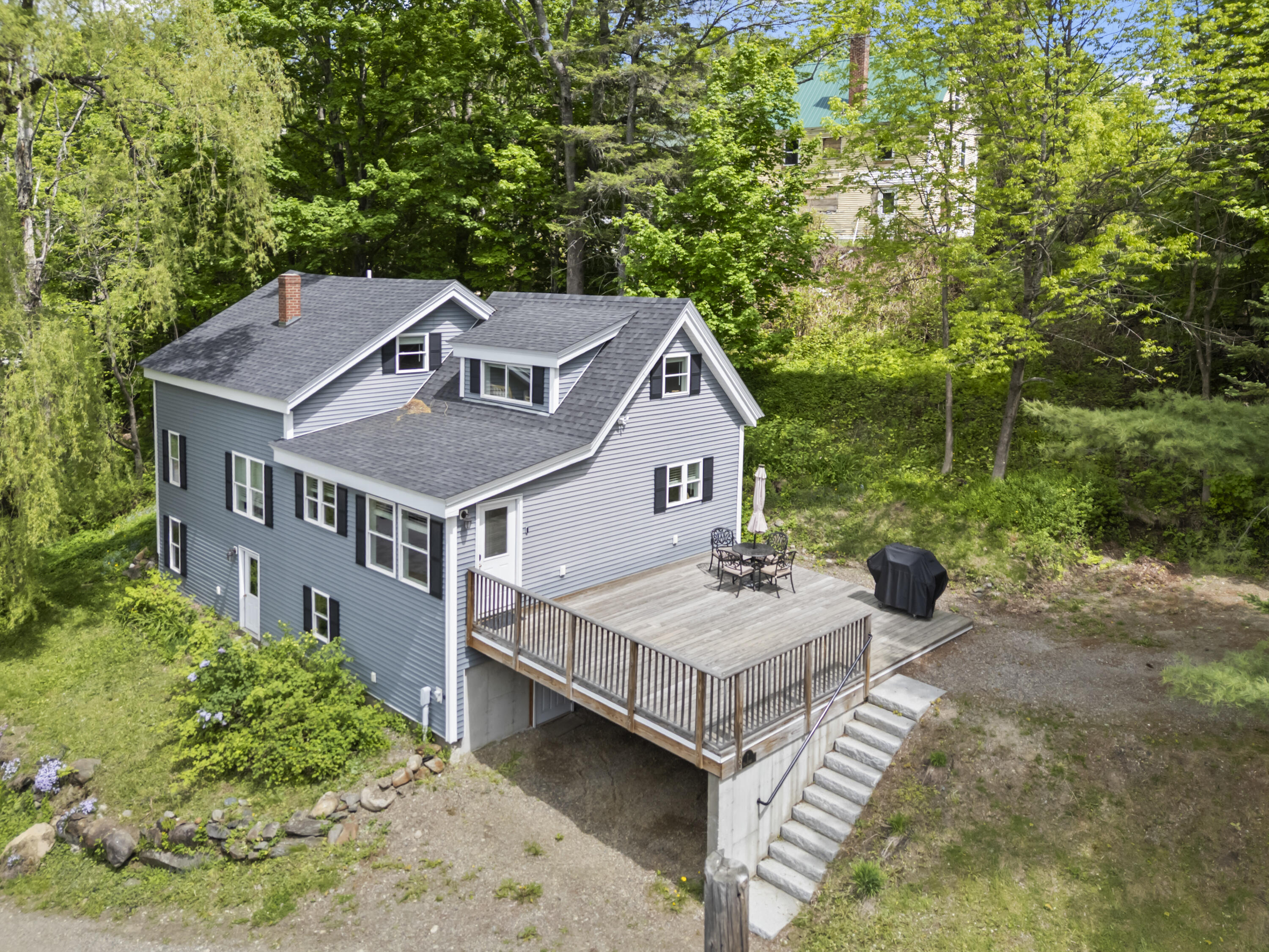 main property photo 40