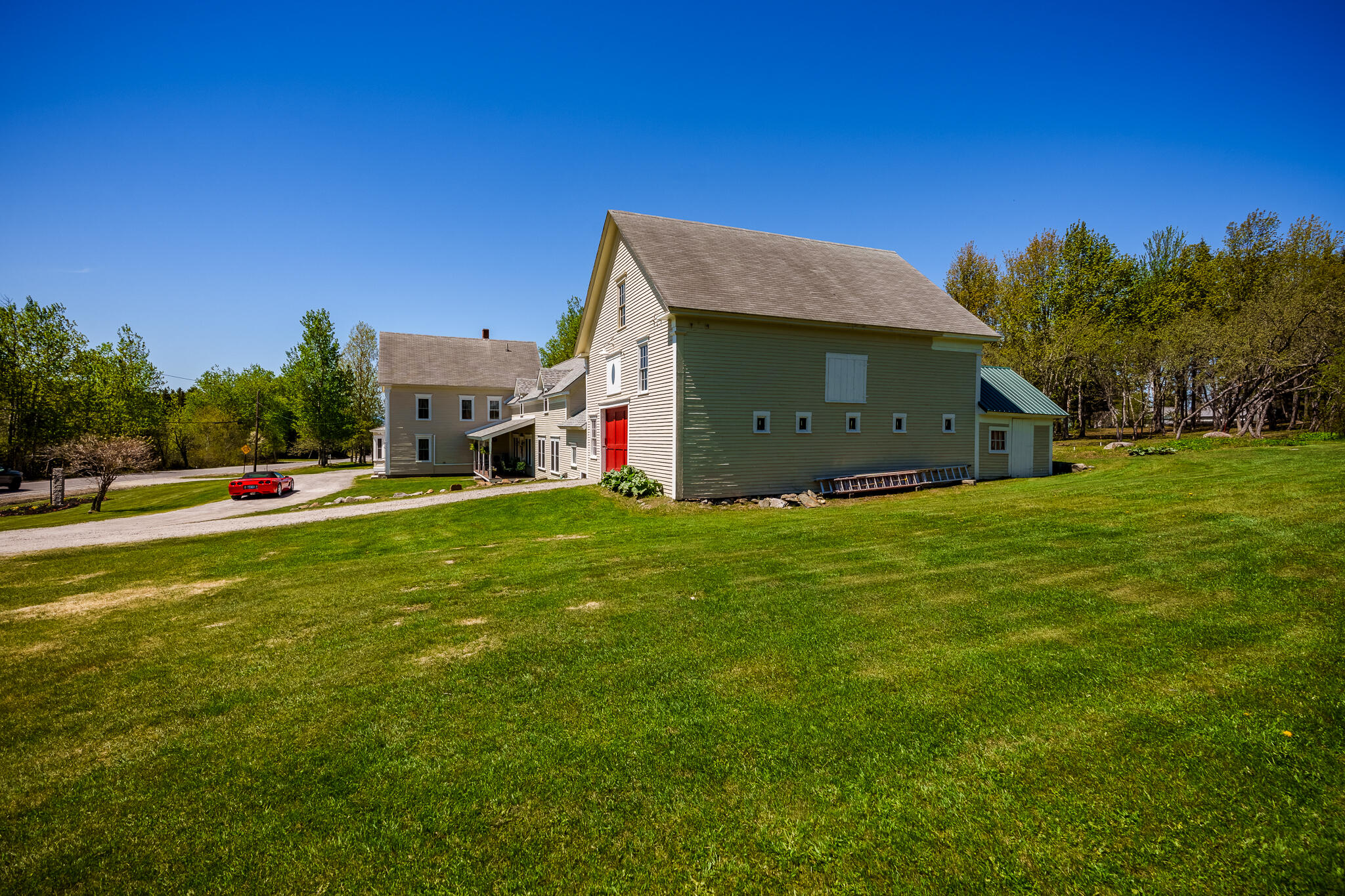 main property photo 10