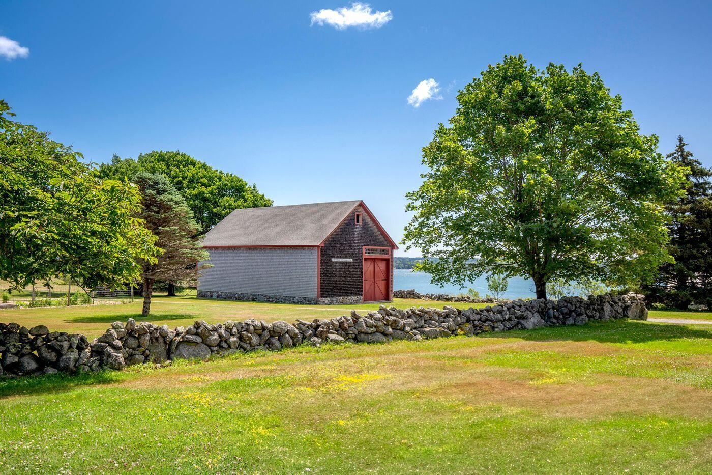 main property photo 25