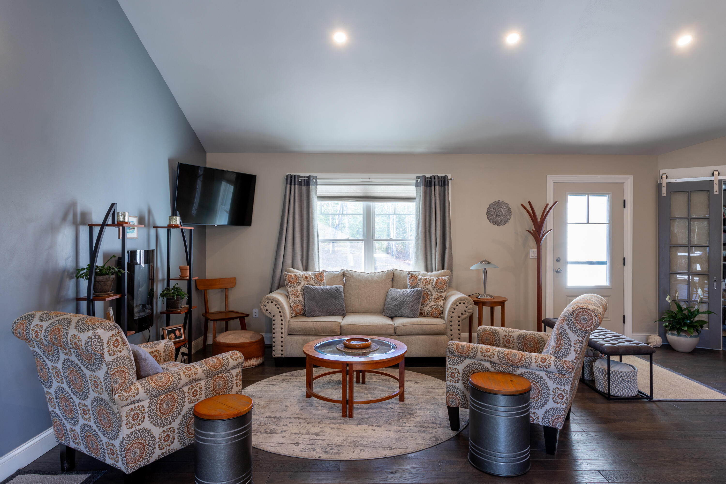main property photo 16