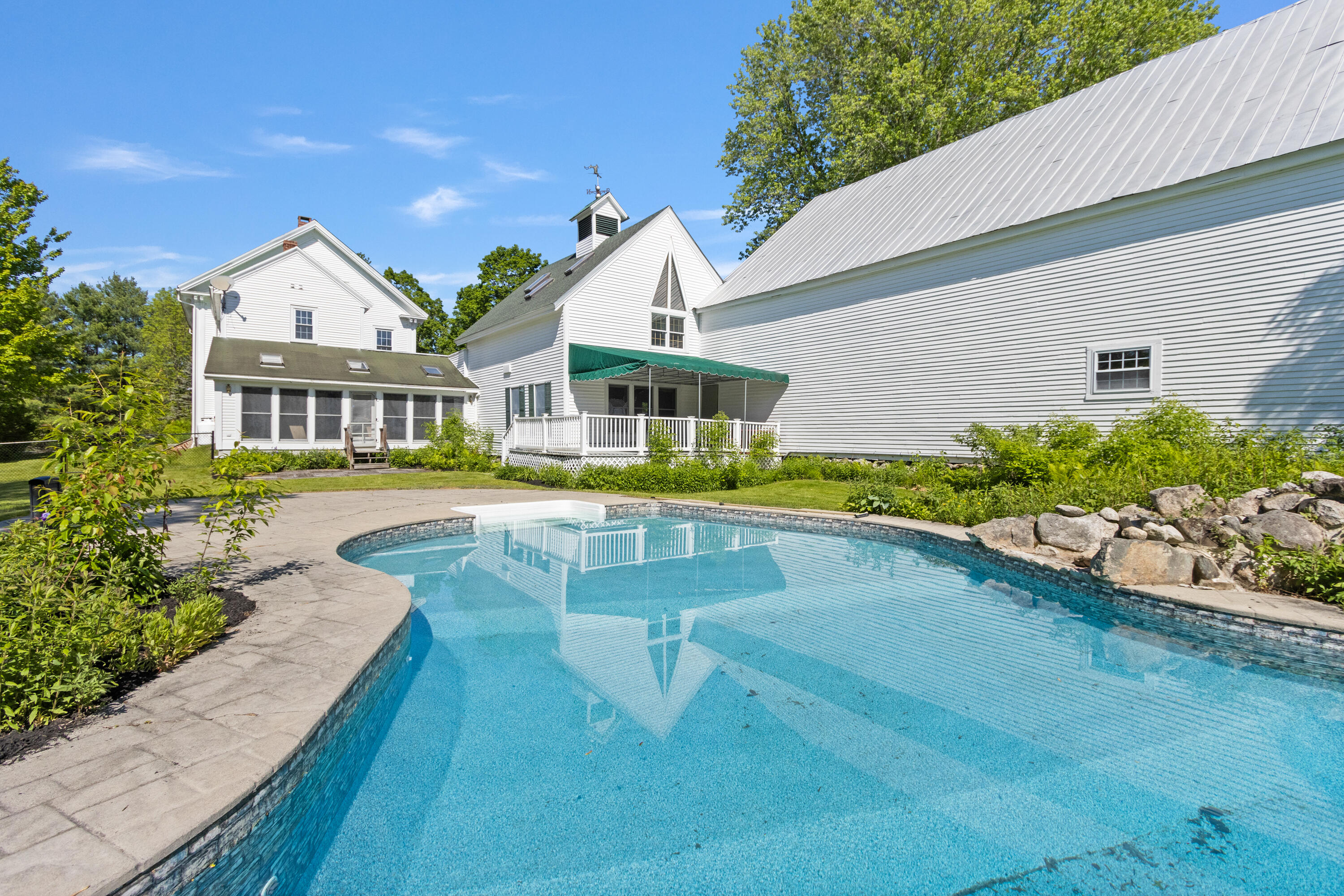 main property photo 22