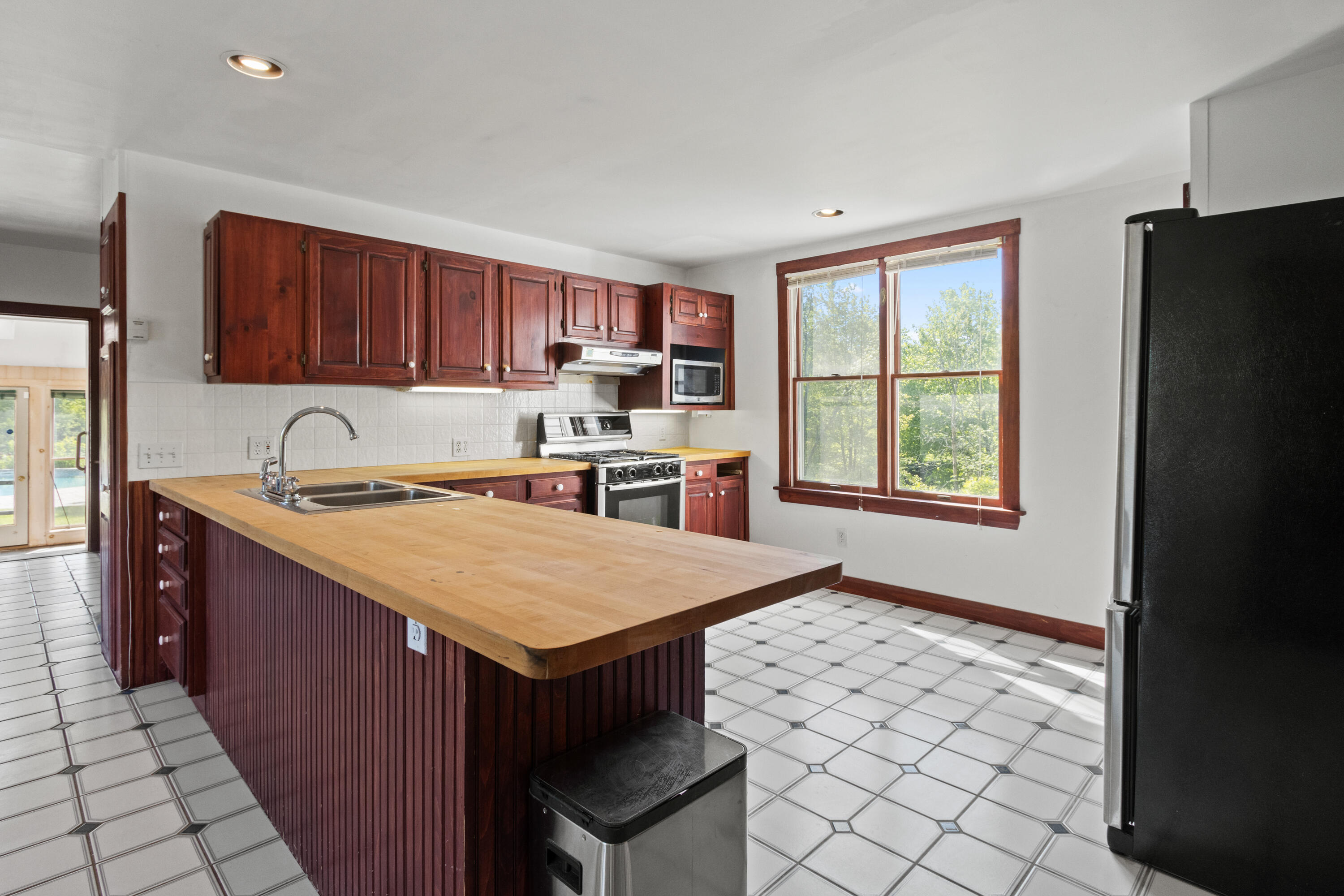 main property photo 40
