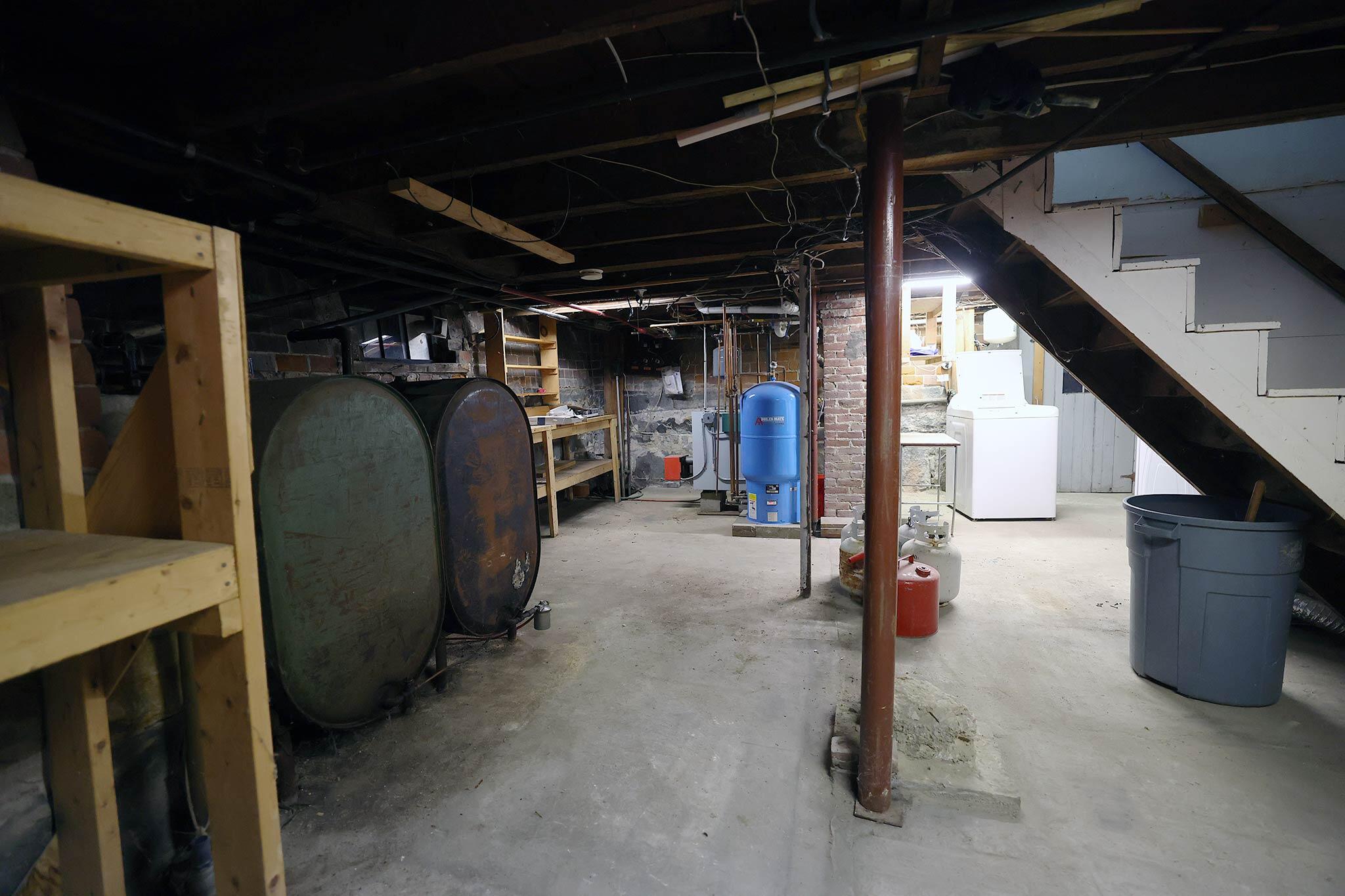 main property photo 37