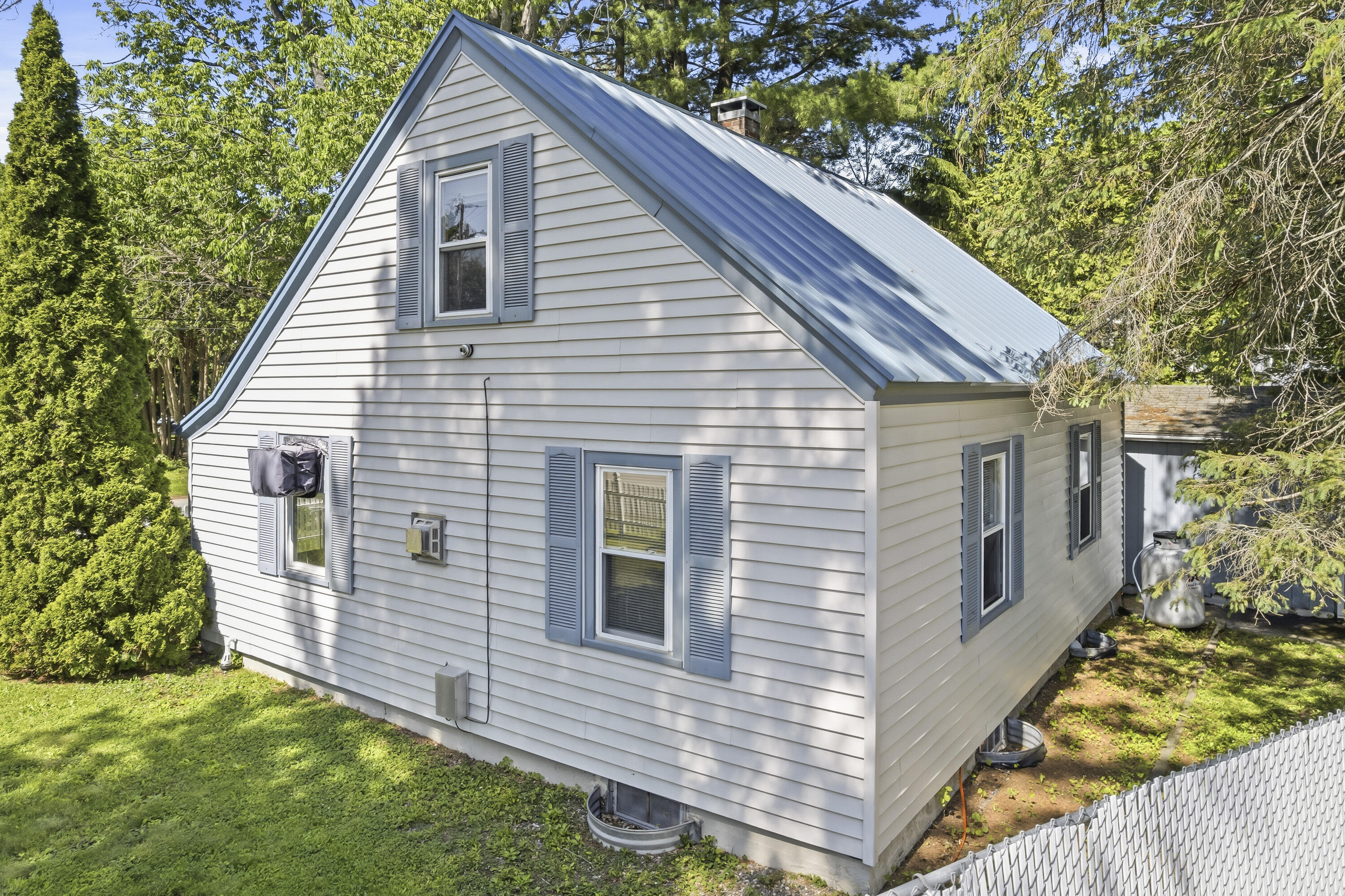 main property photo 43