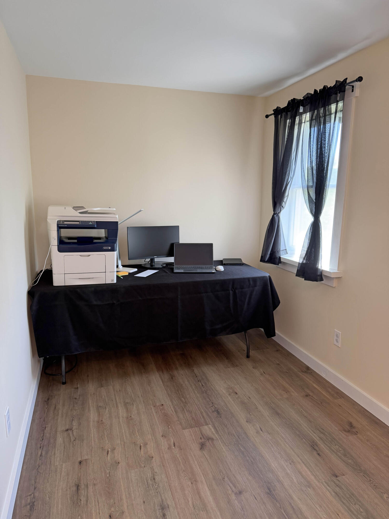 main property photo 28
