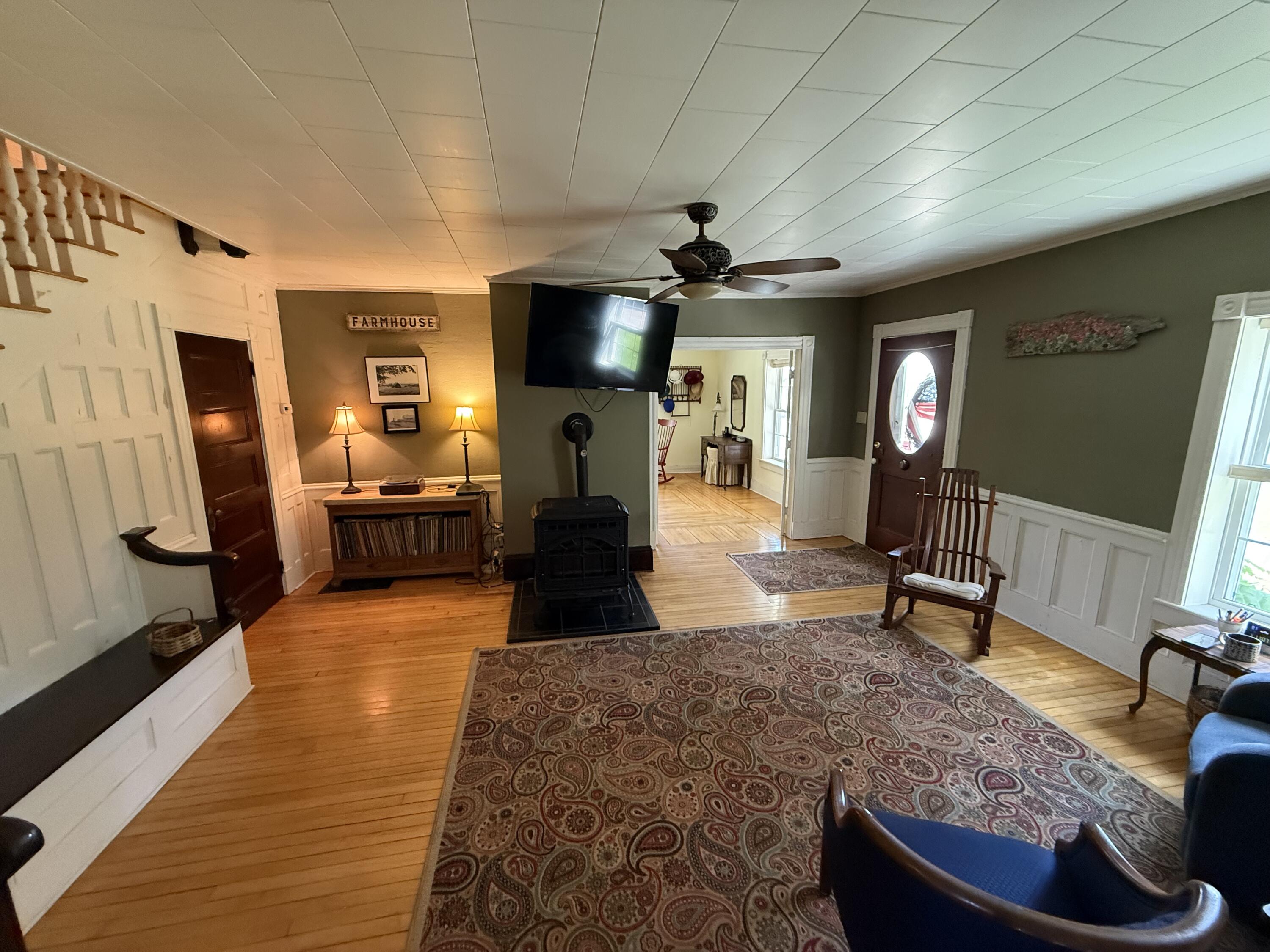main property photo 37