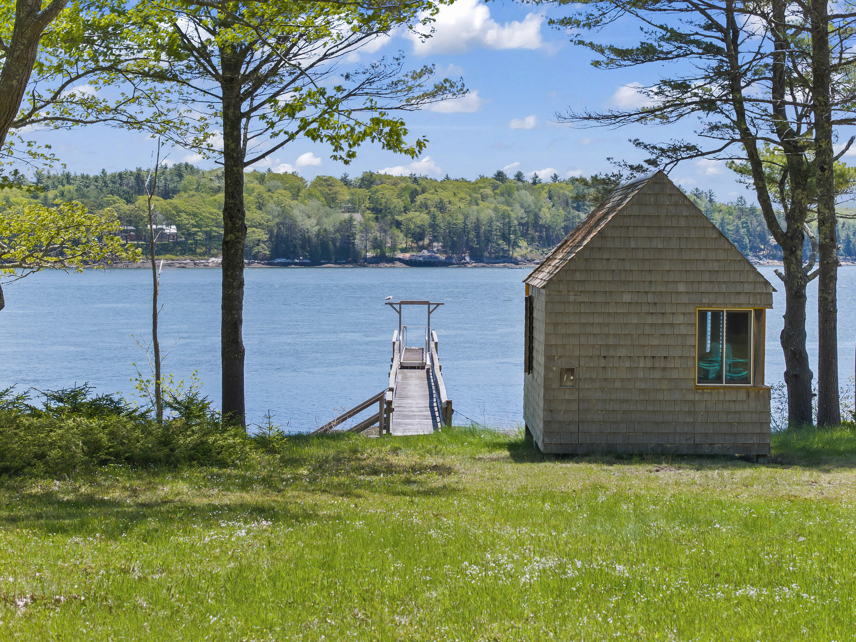 main property photo 40