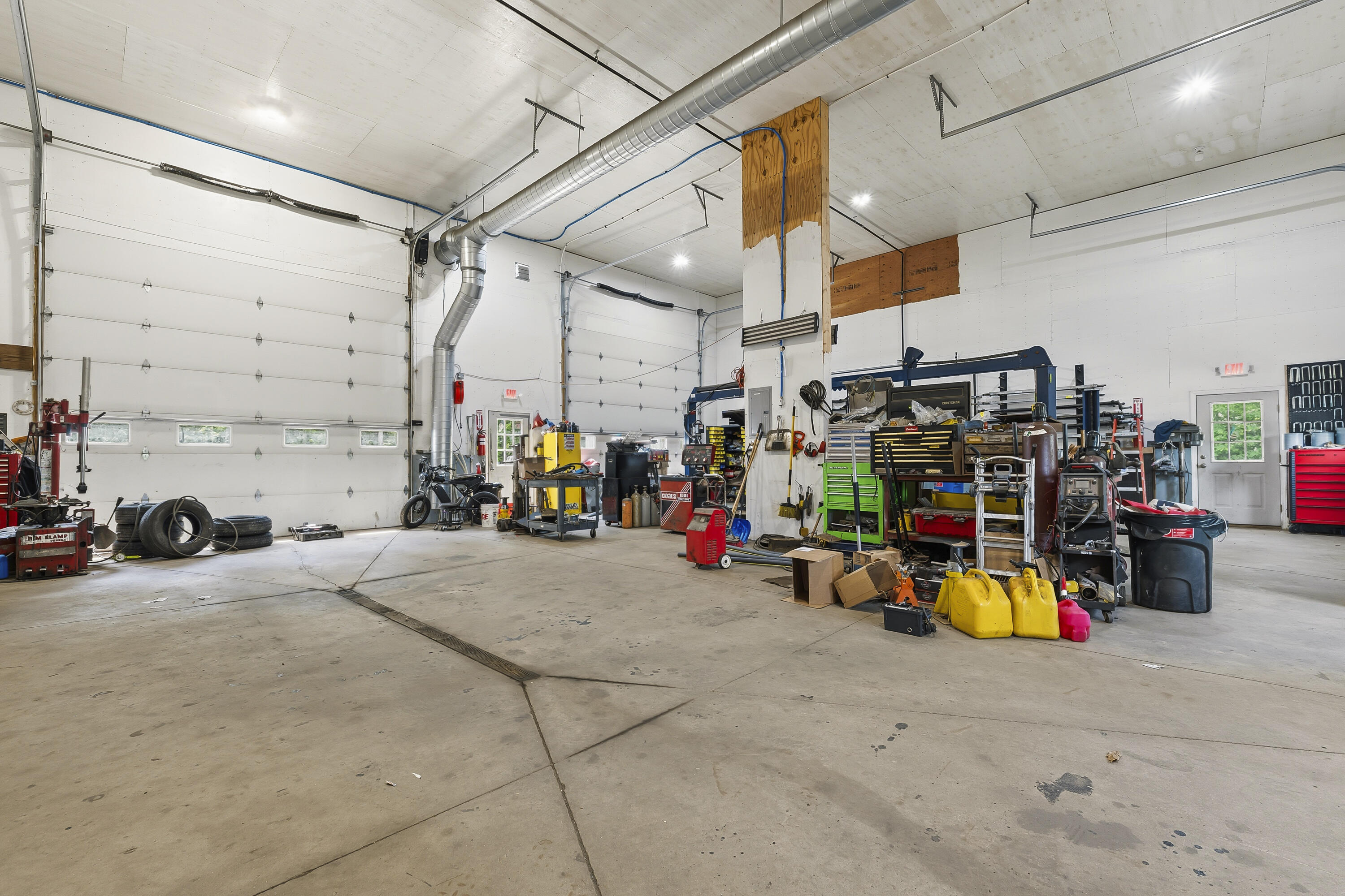 main property photo 44