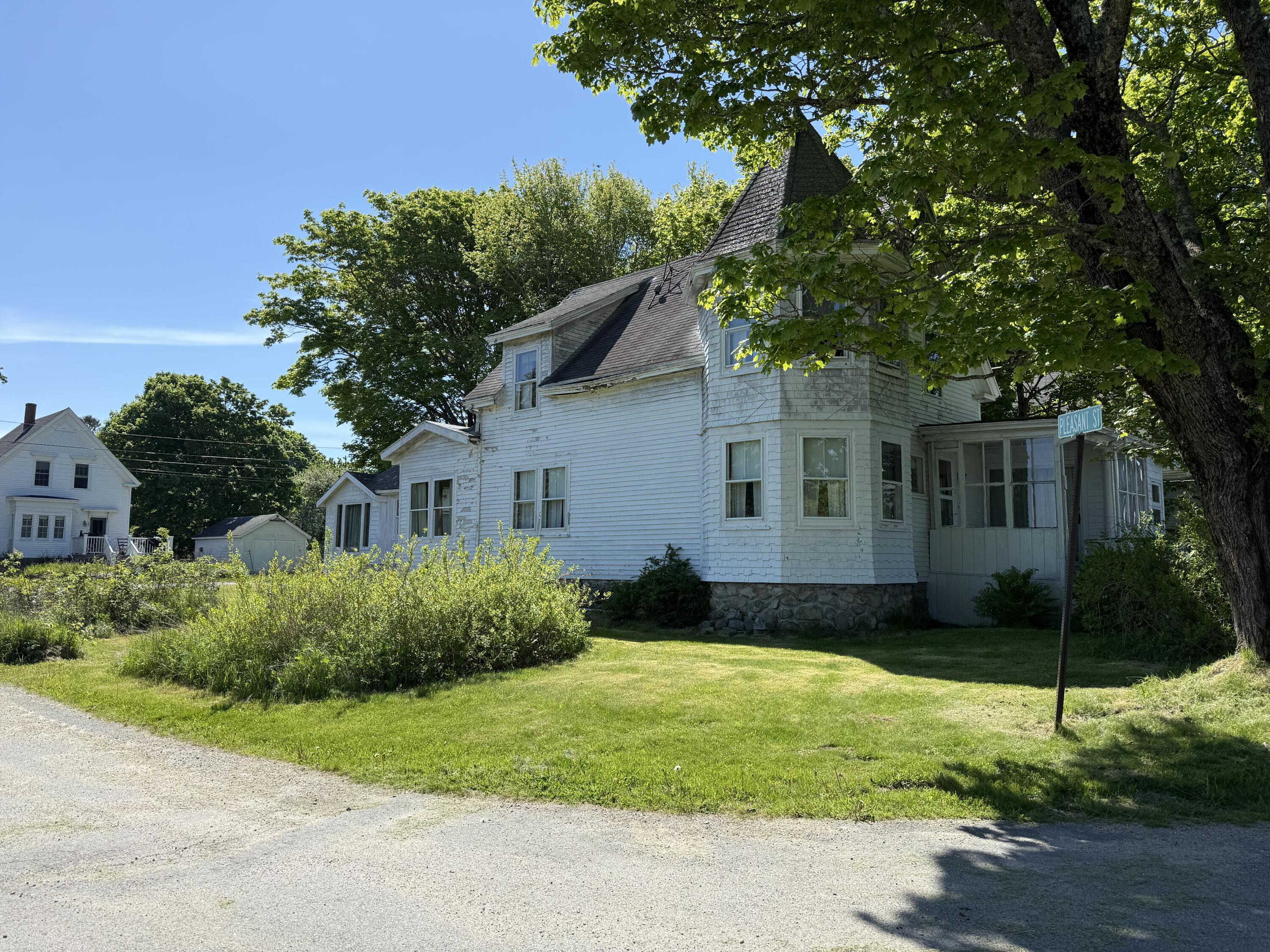 main property photo 30