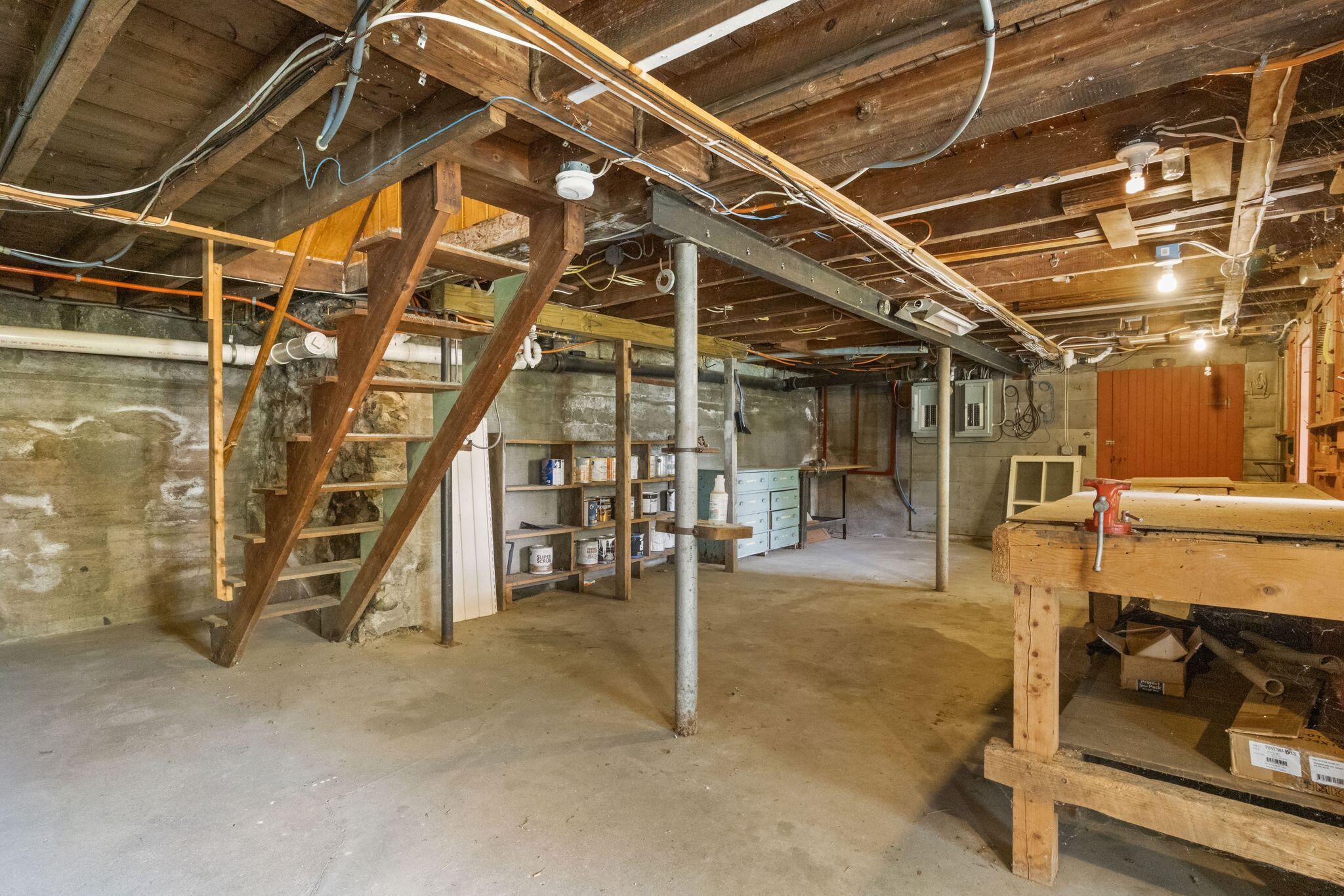 main property photo 38