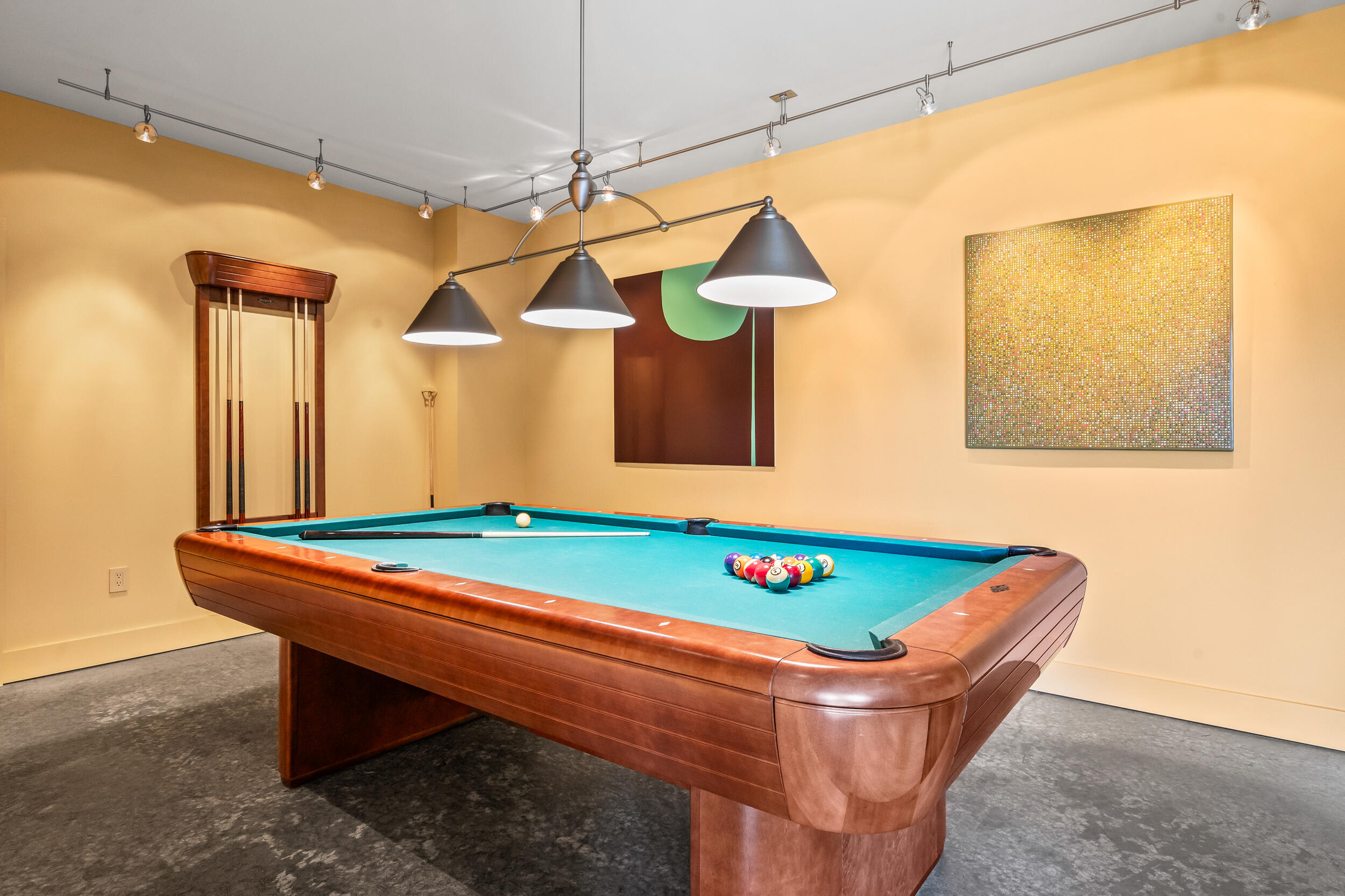 main property photo 34