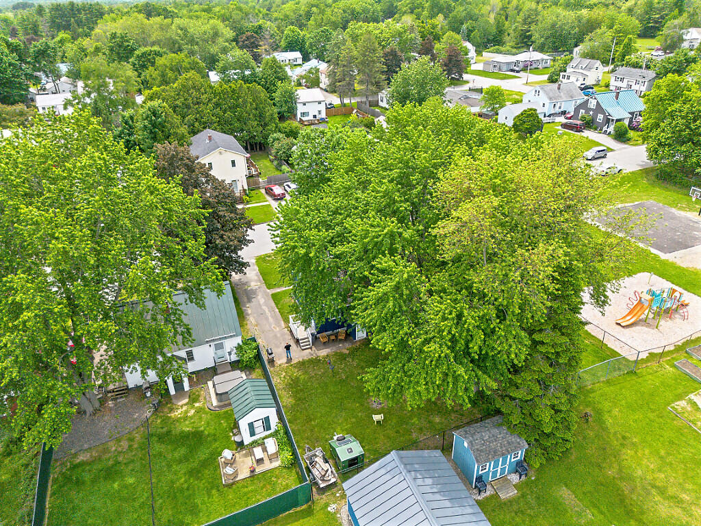 main property photo 10