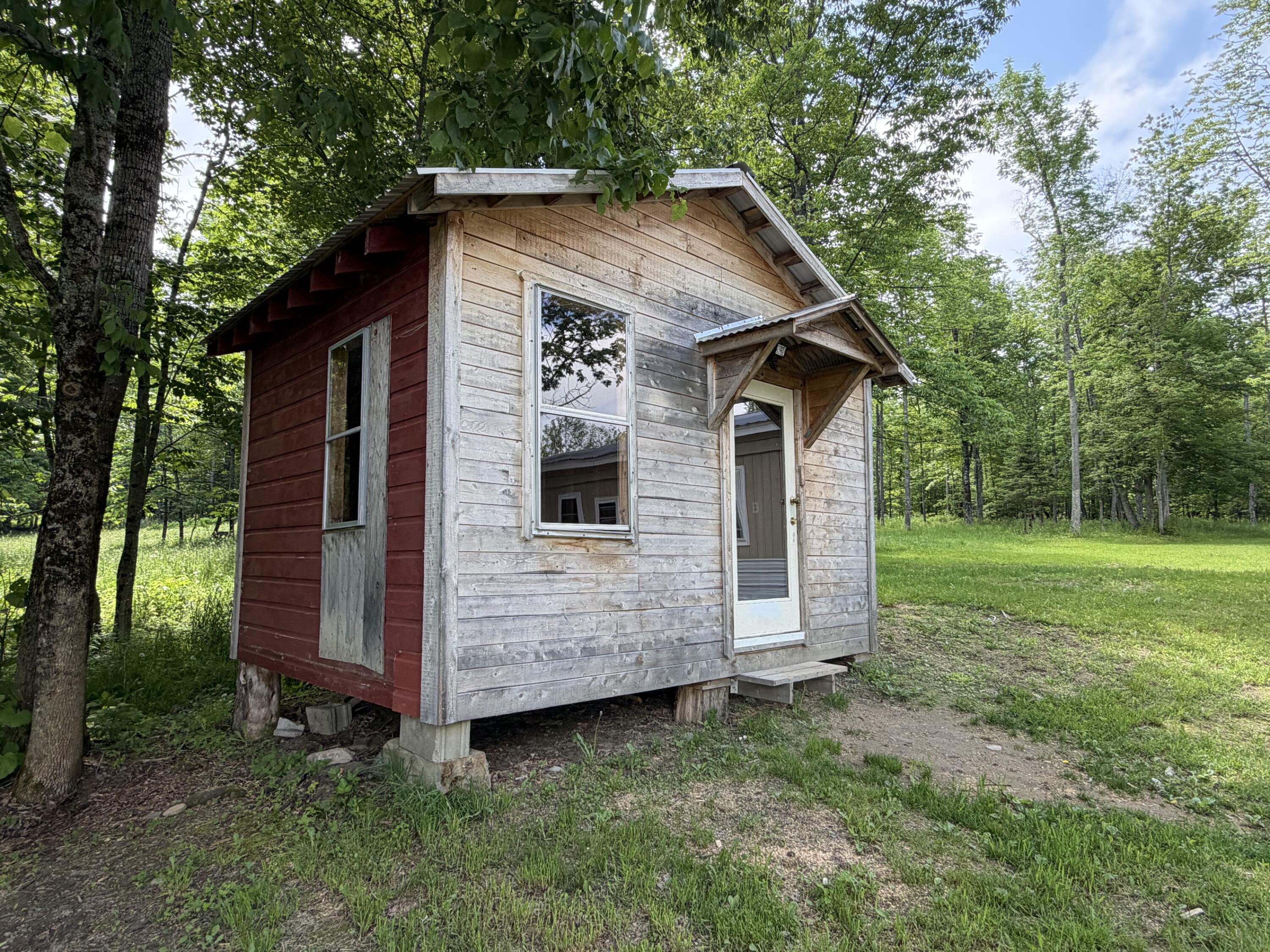 main property photo 25
