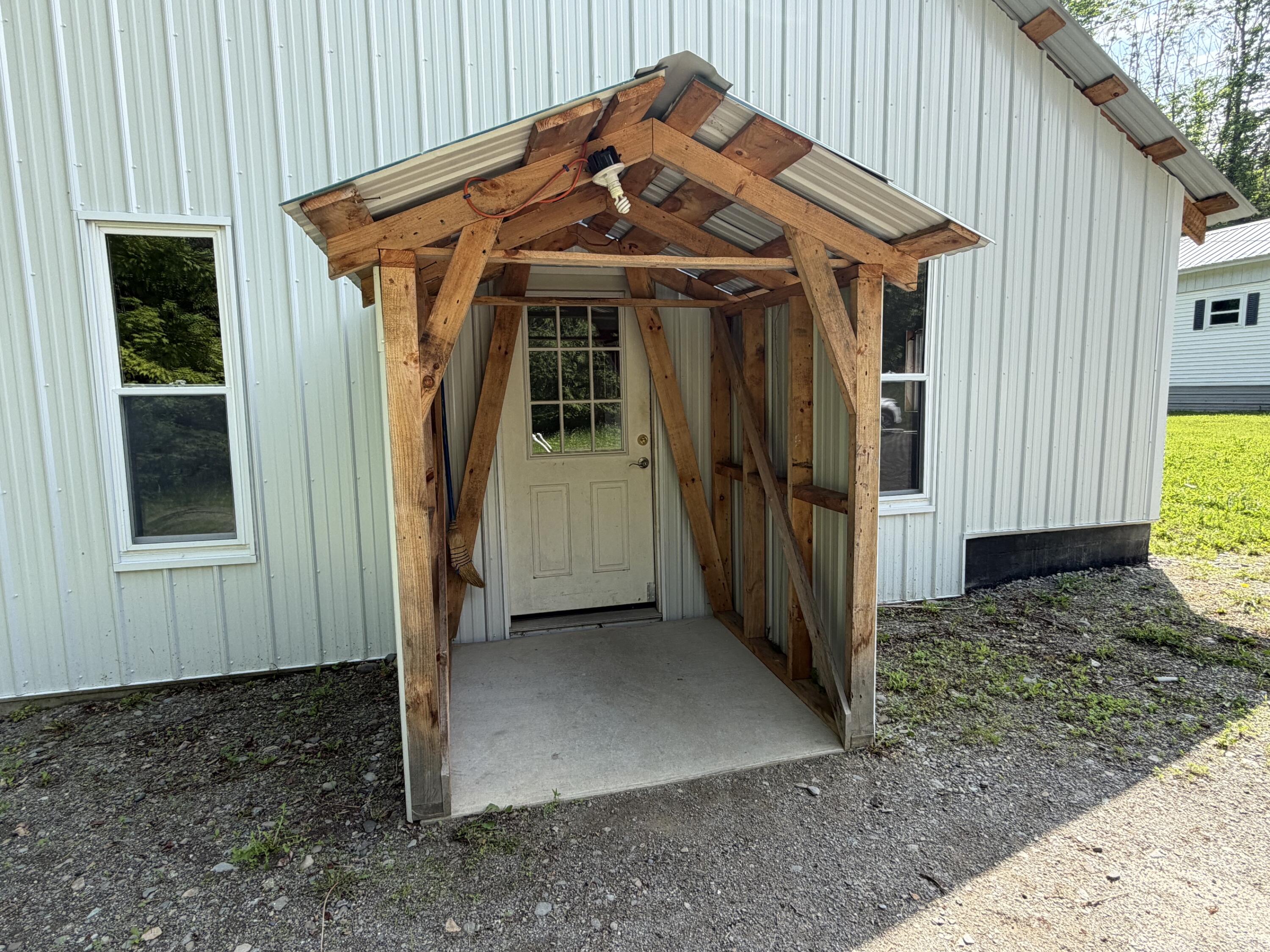 main property photo 46