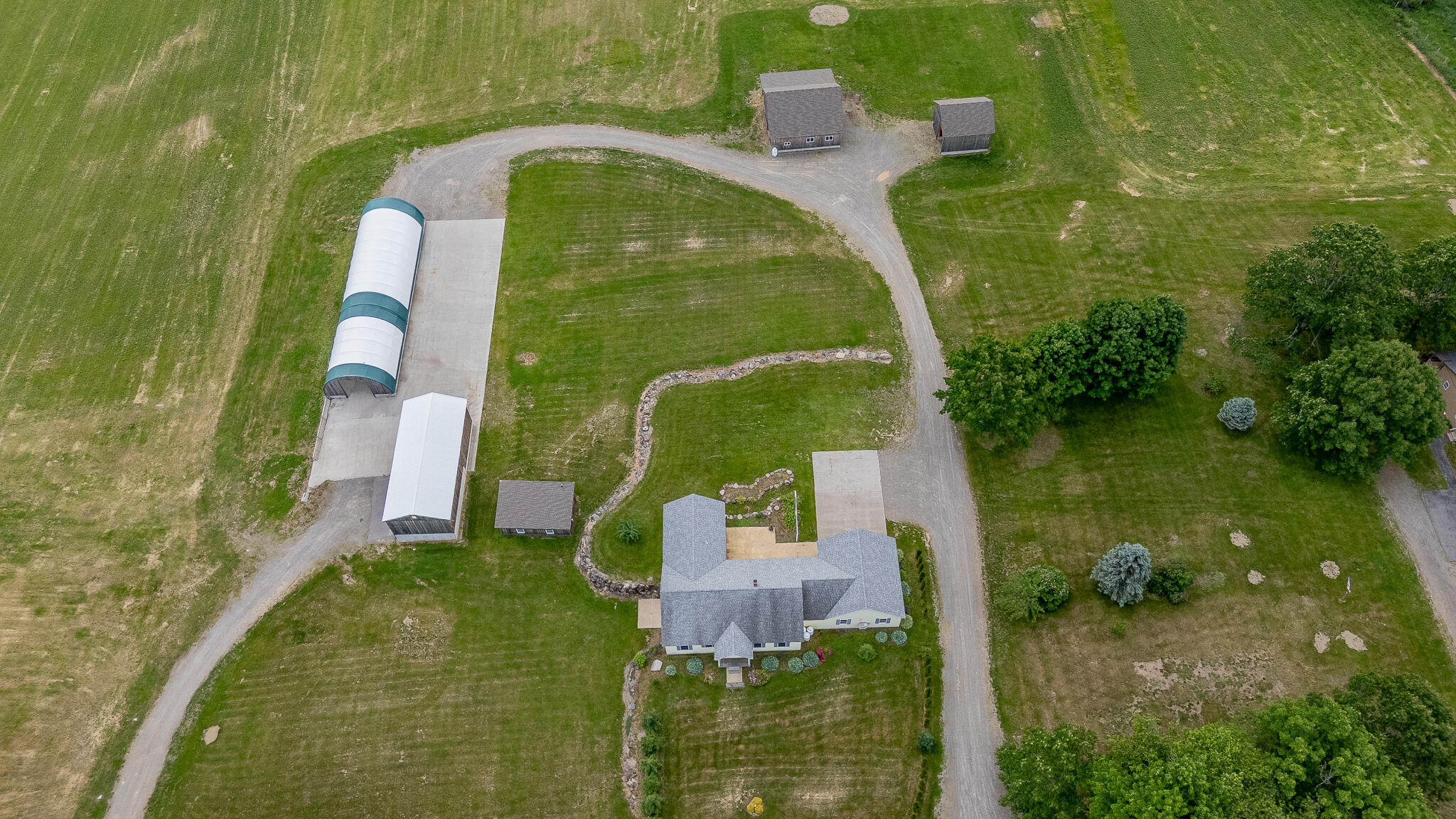 main property photo 5