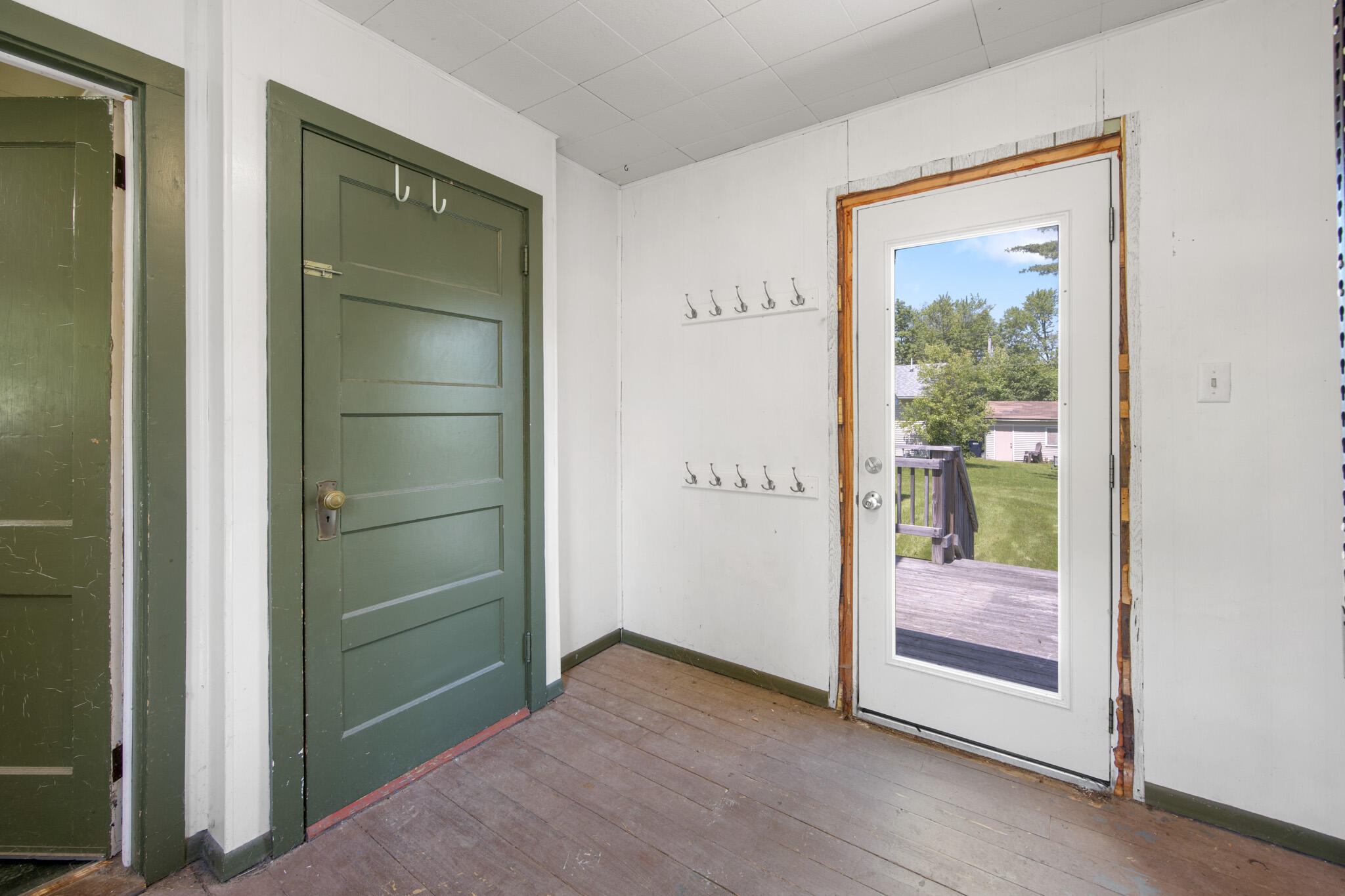 main property photo 28