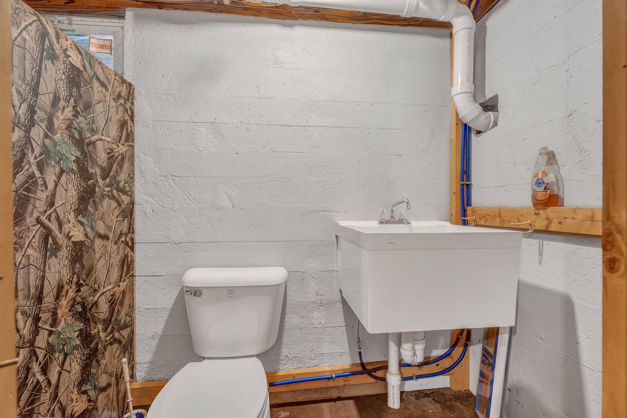 main property photo 40