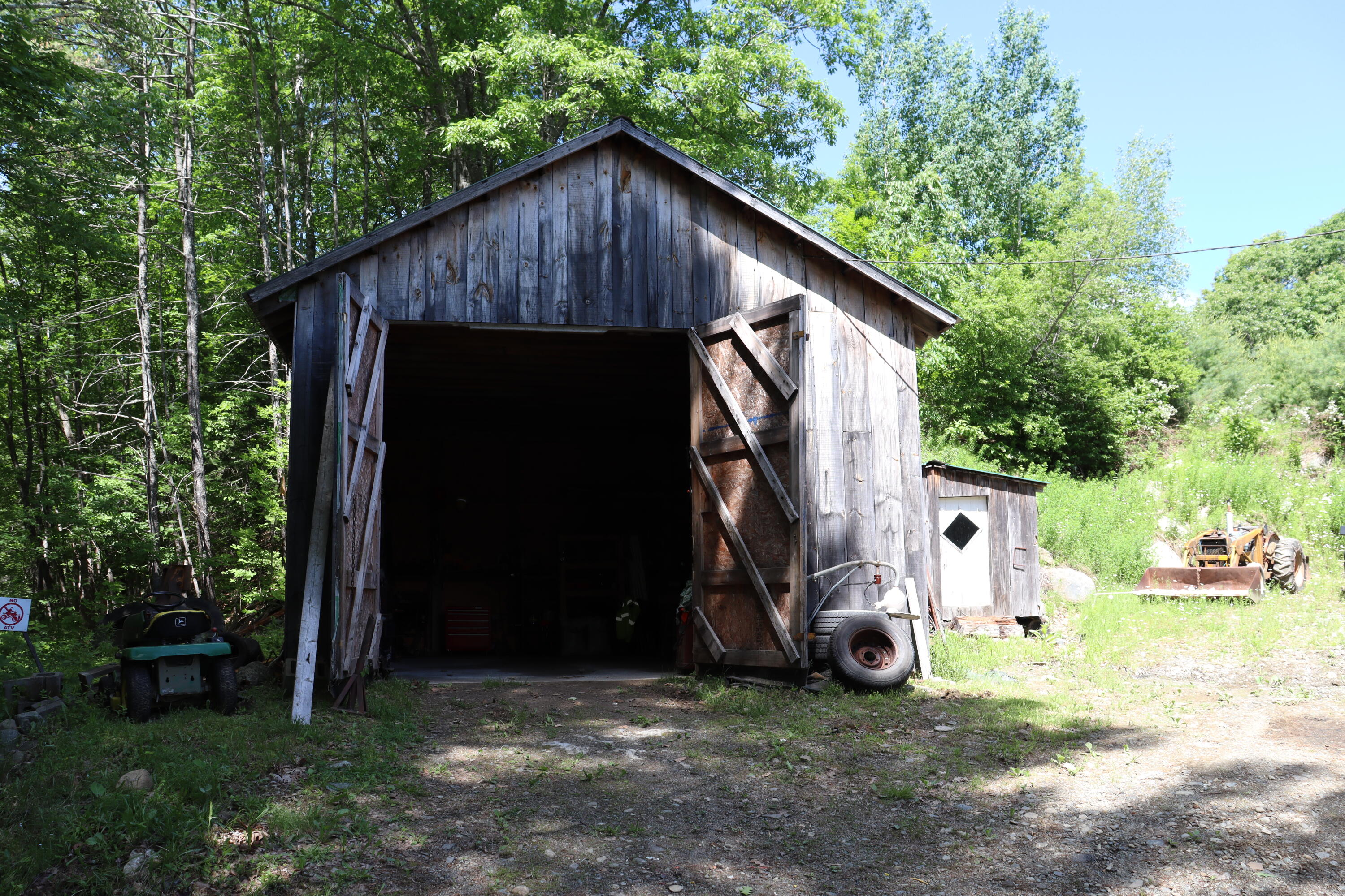 main property photo 37