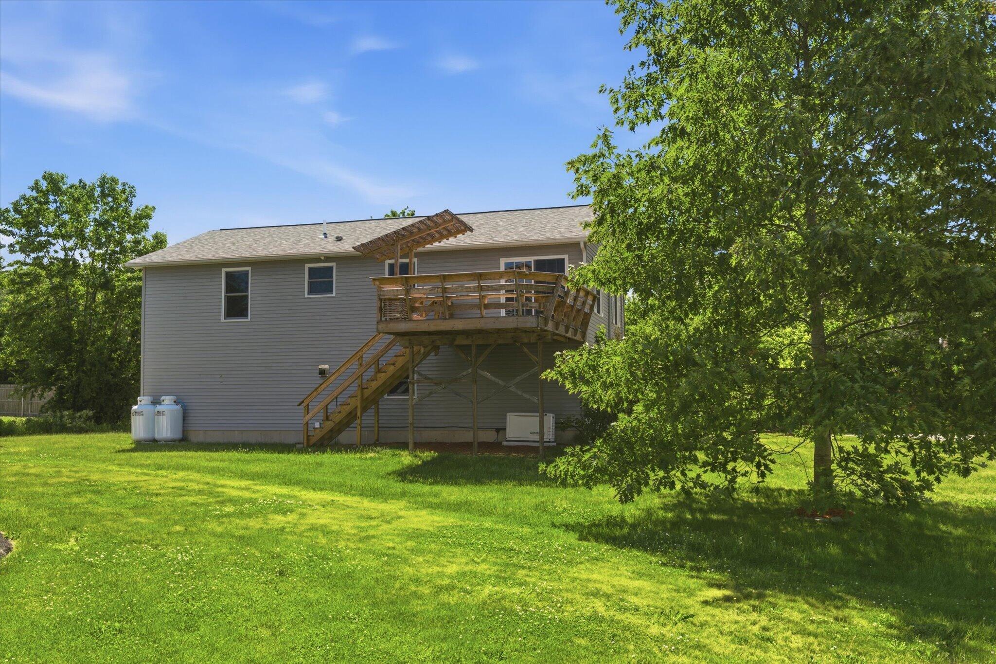main property photo 40