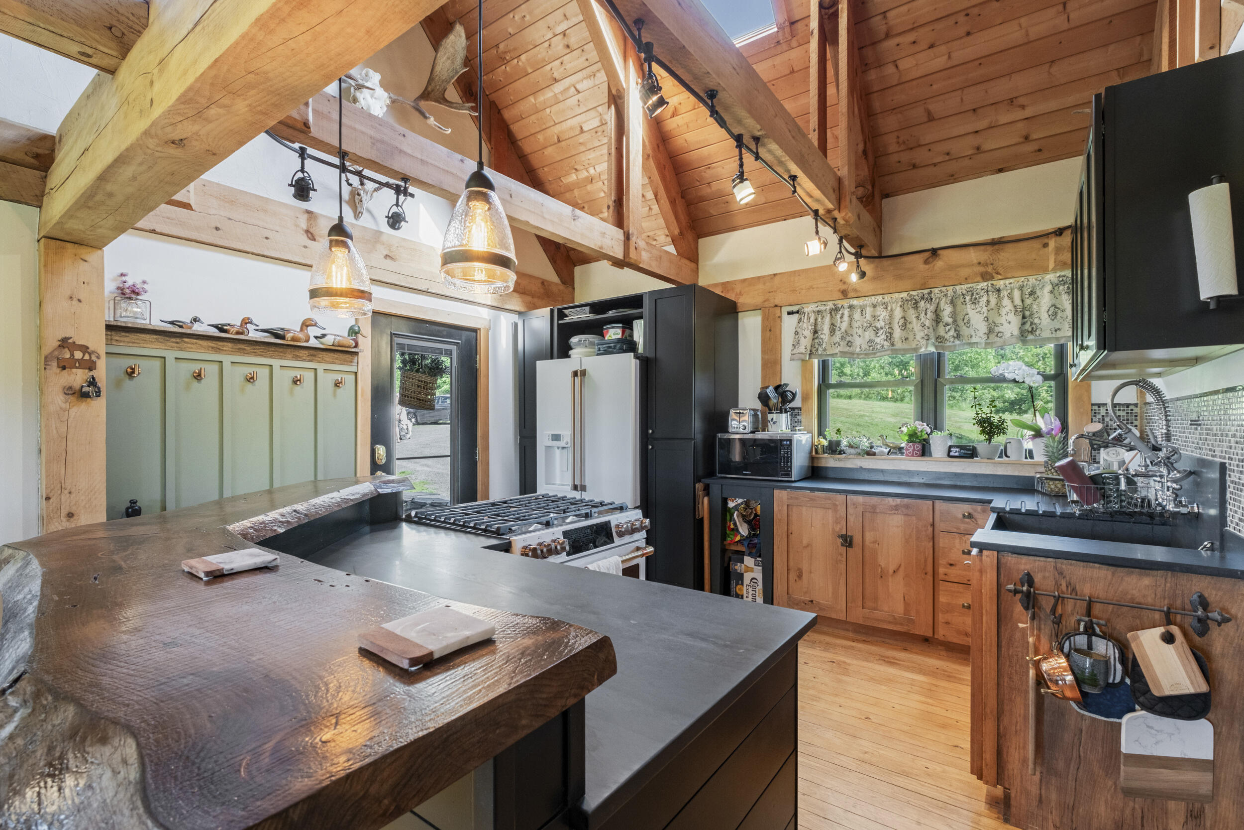 main property photo 32