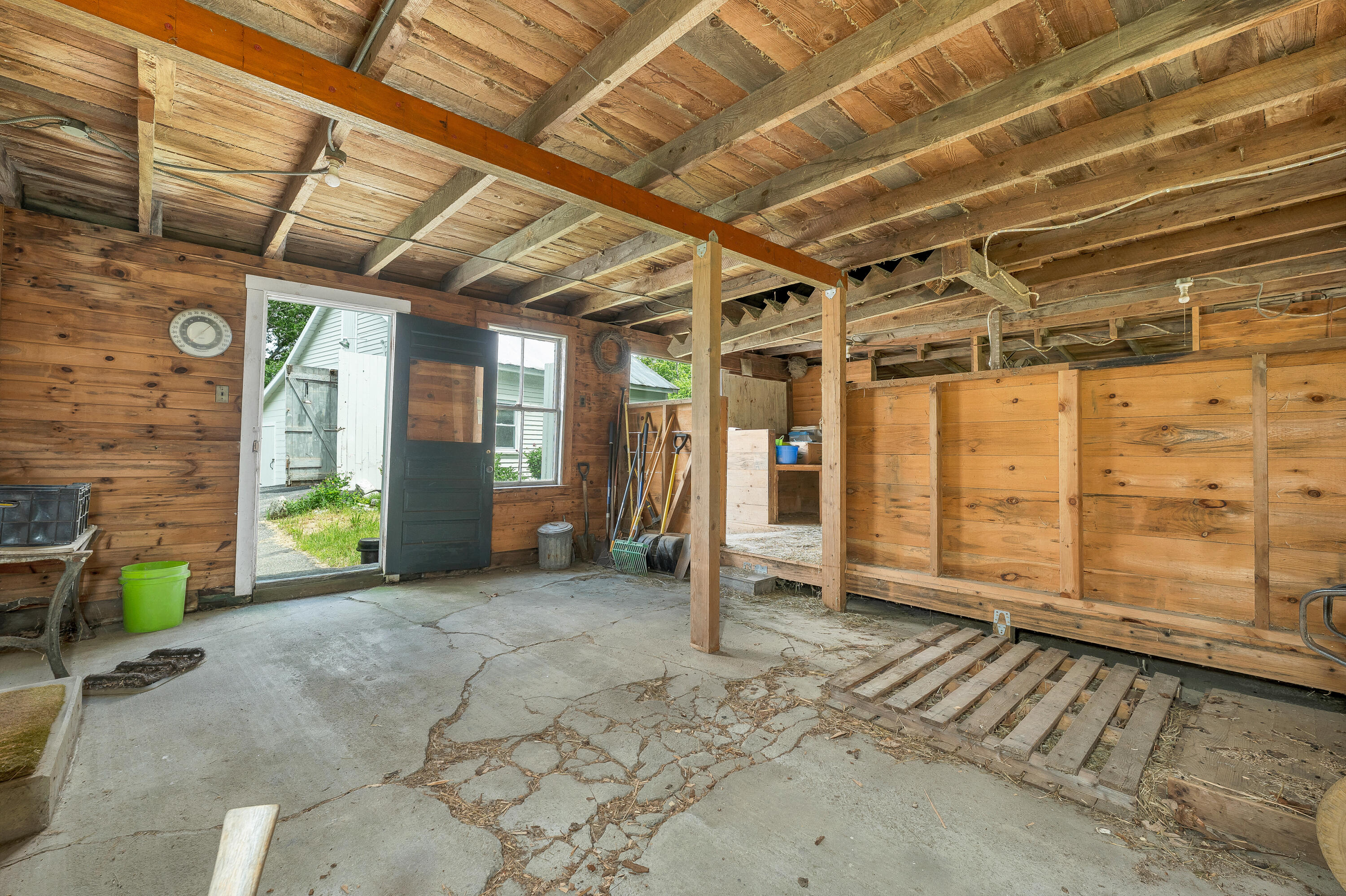 main property photo 36