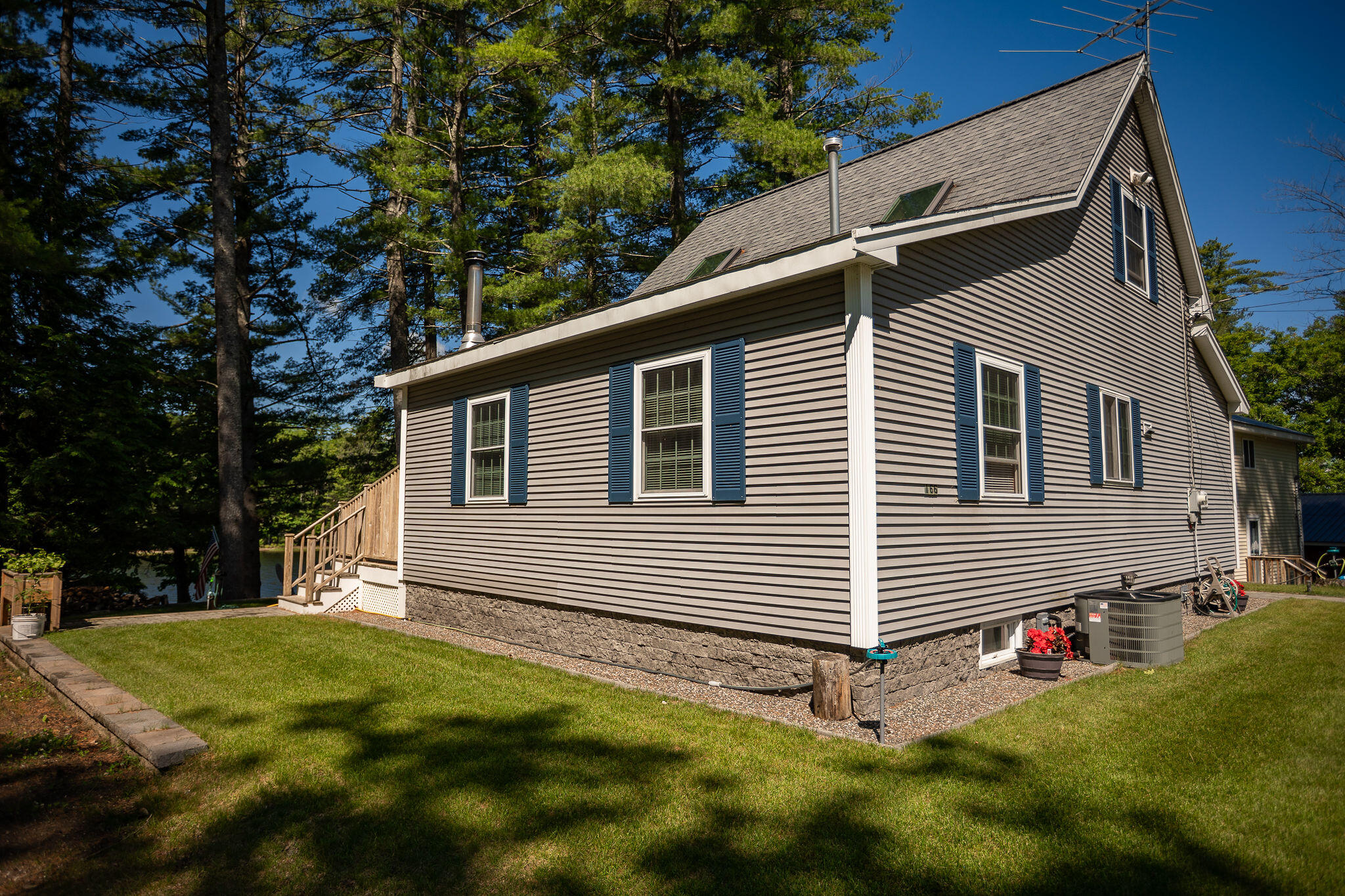 main property photo 30