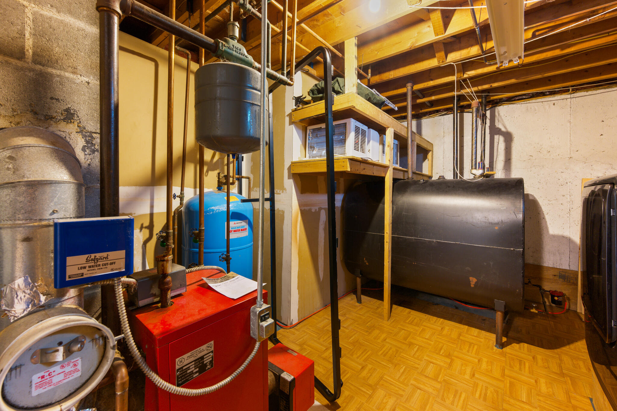 main property photo 28