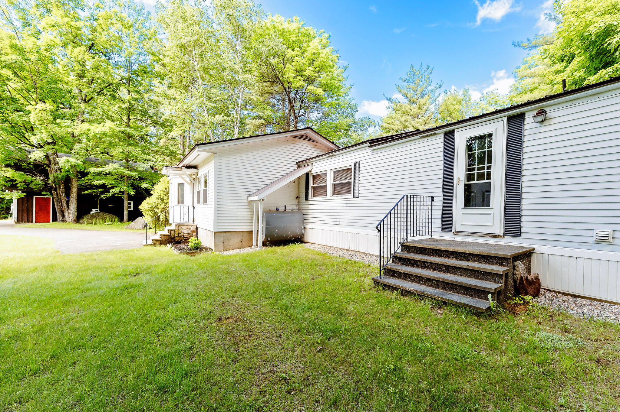 main property photo 45