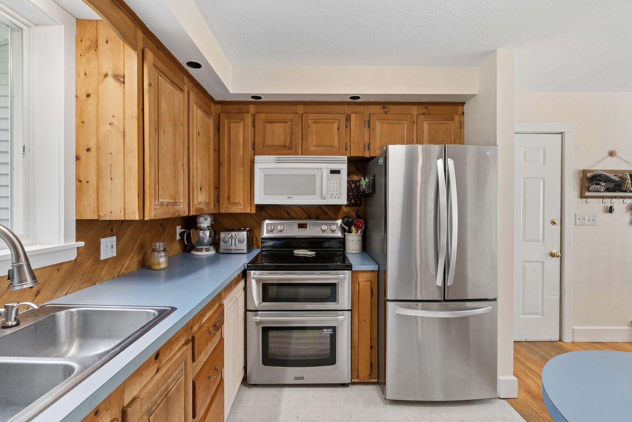main property photo 20