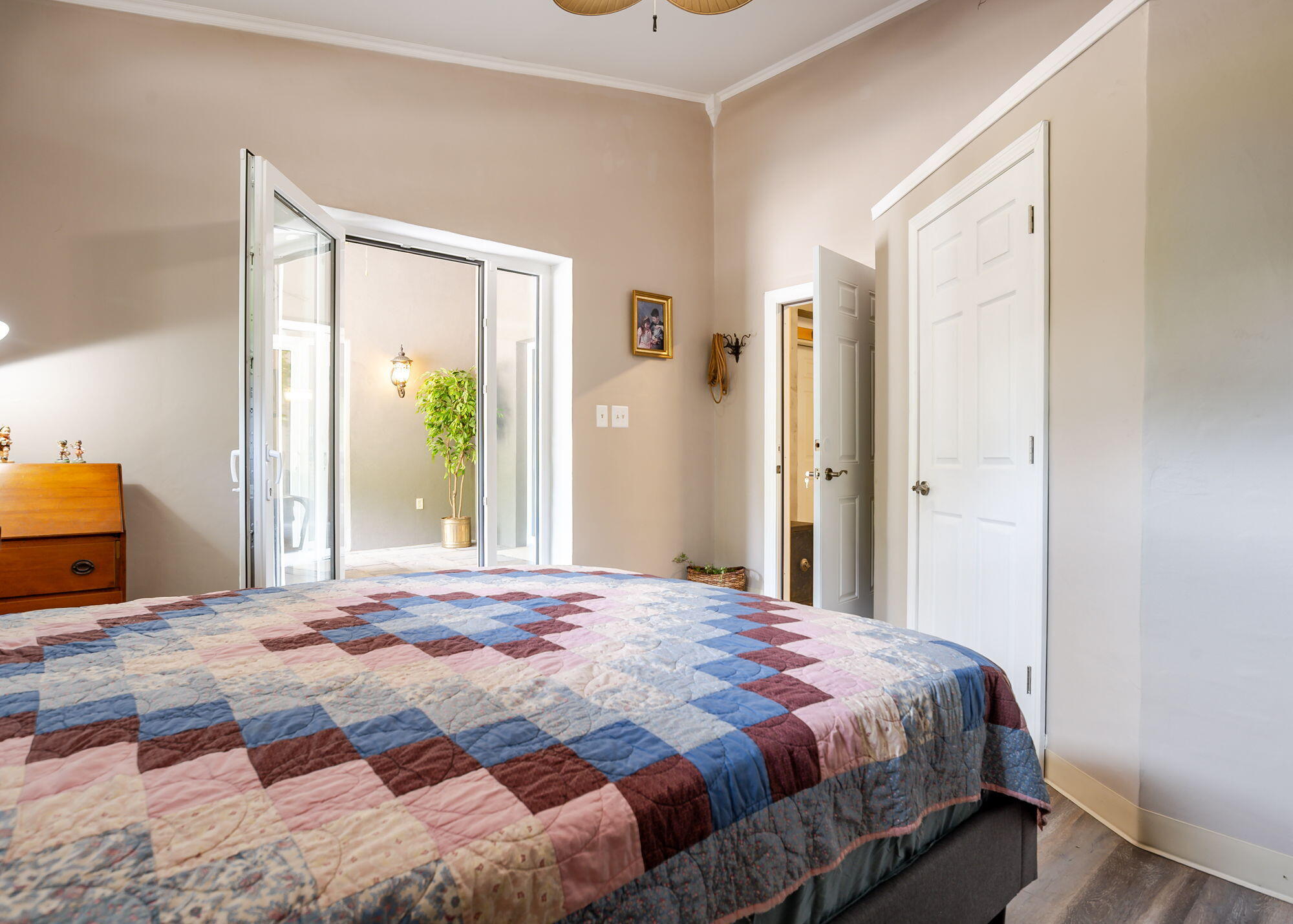 main property photo 31