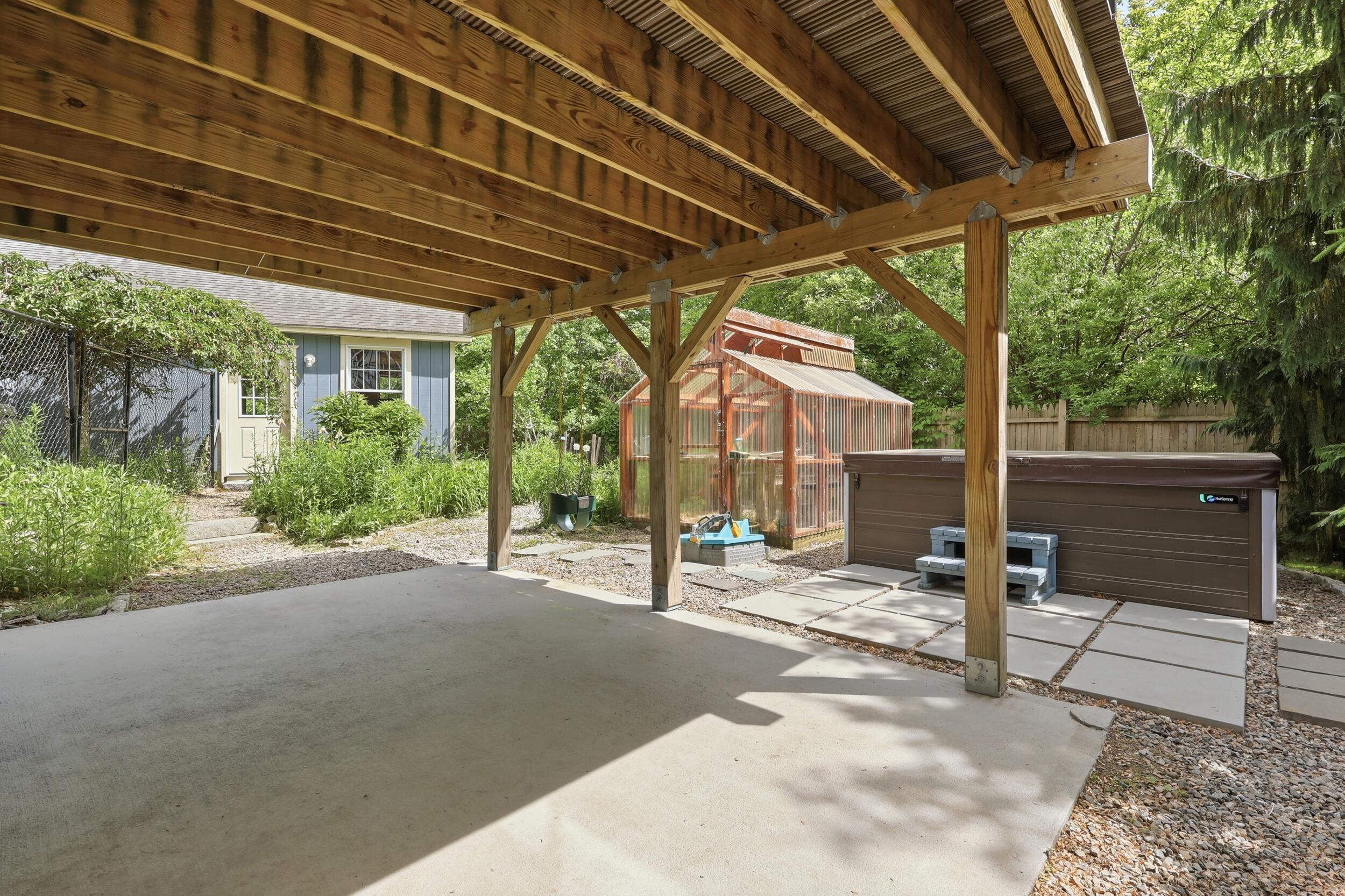 main property photo 37