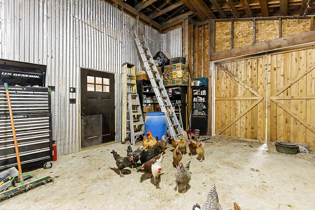 main property photo 51