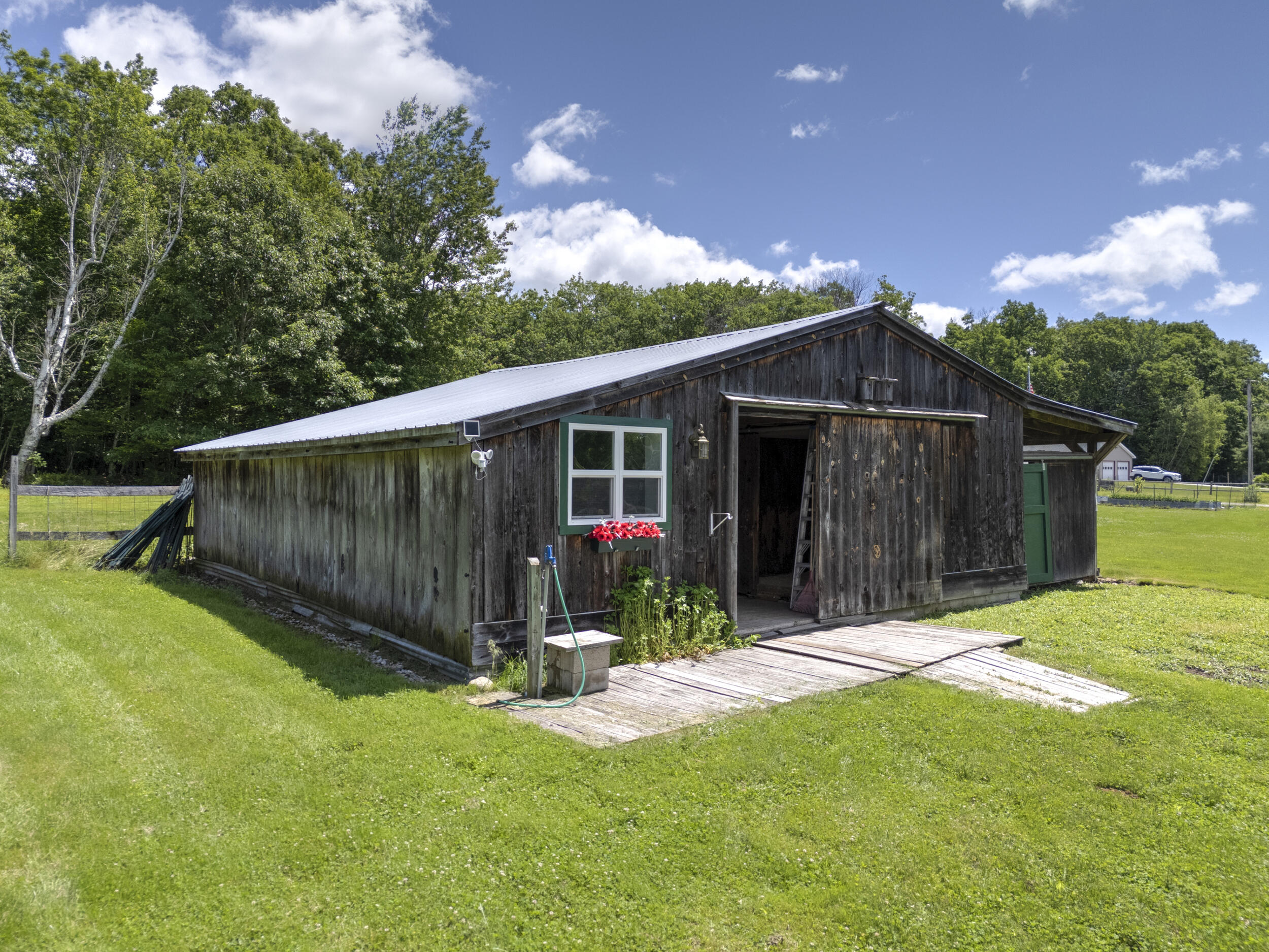 main property photo 77