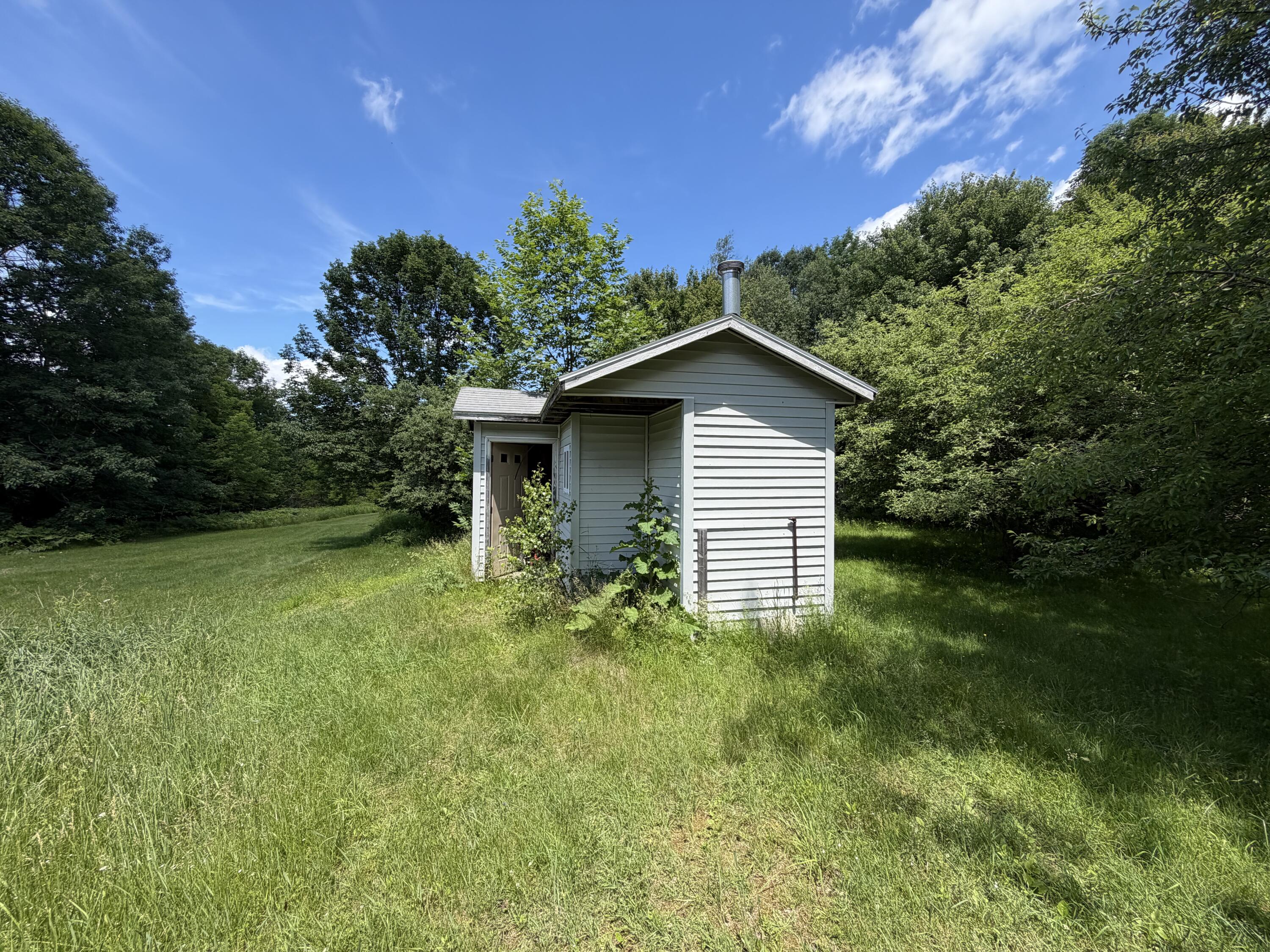 main property photo 16