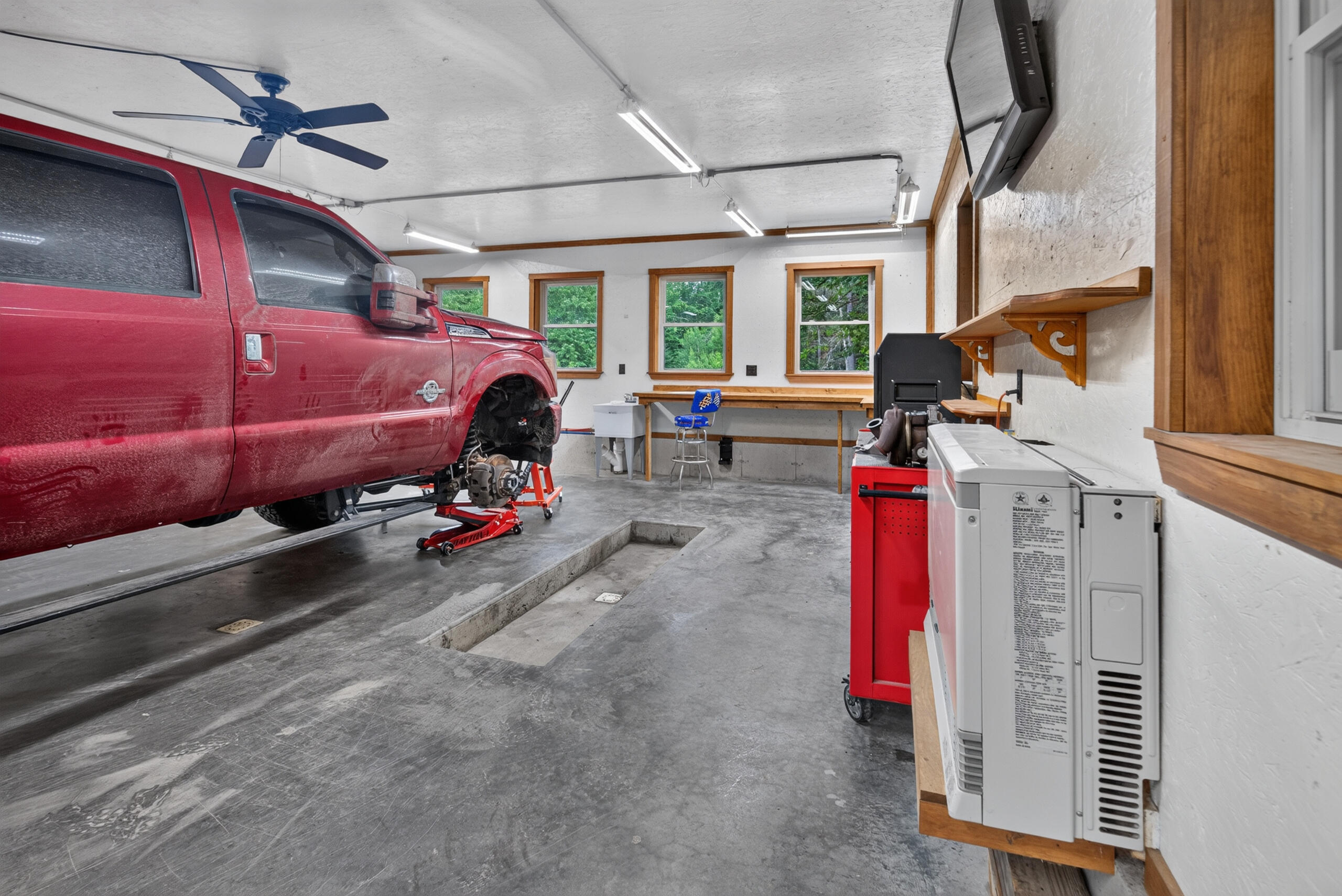 main property photo 48