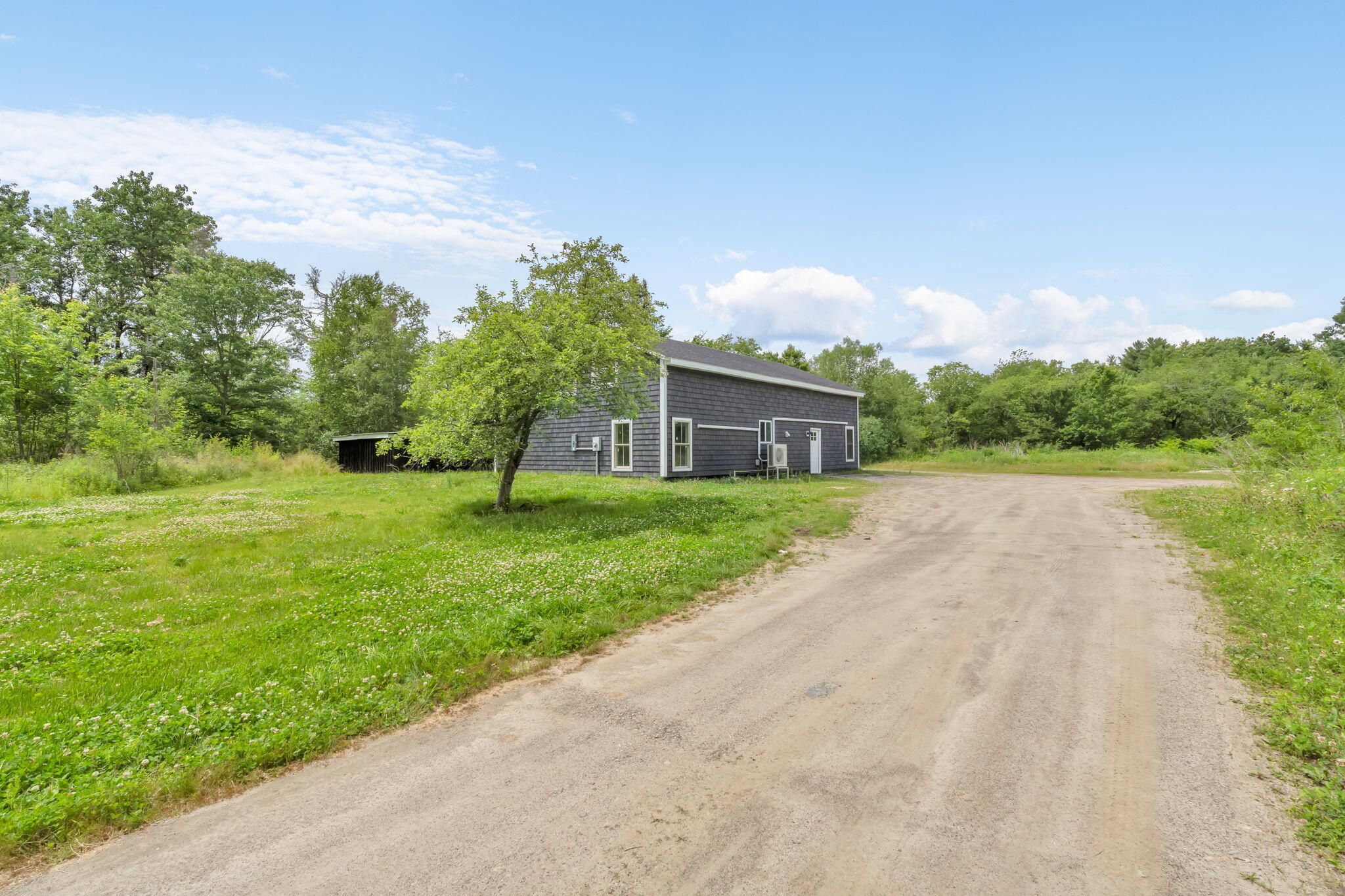 main property photo 32