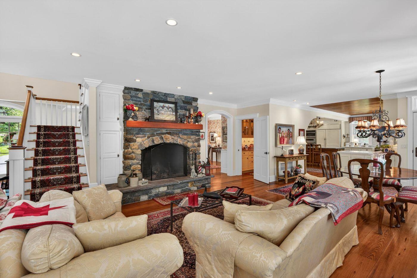 main property photo 10