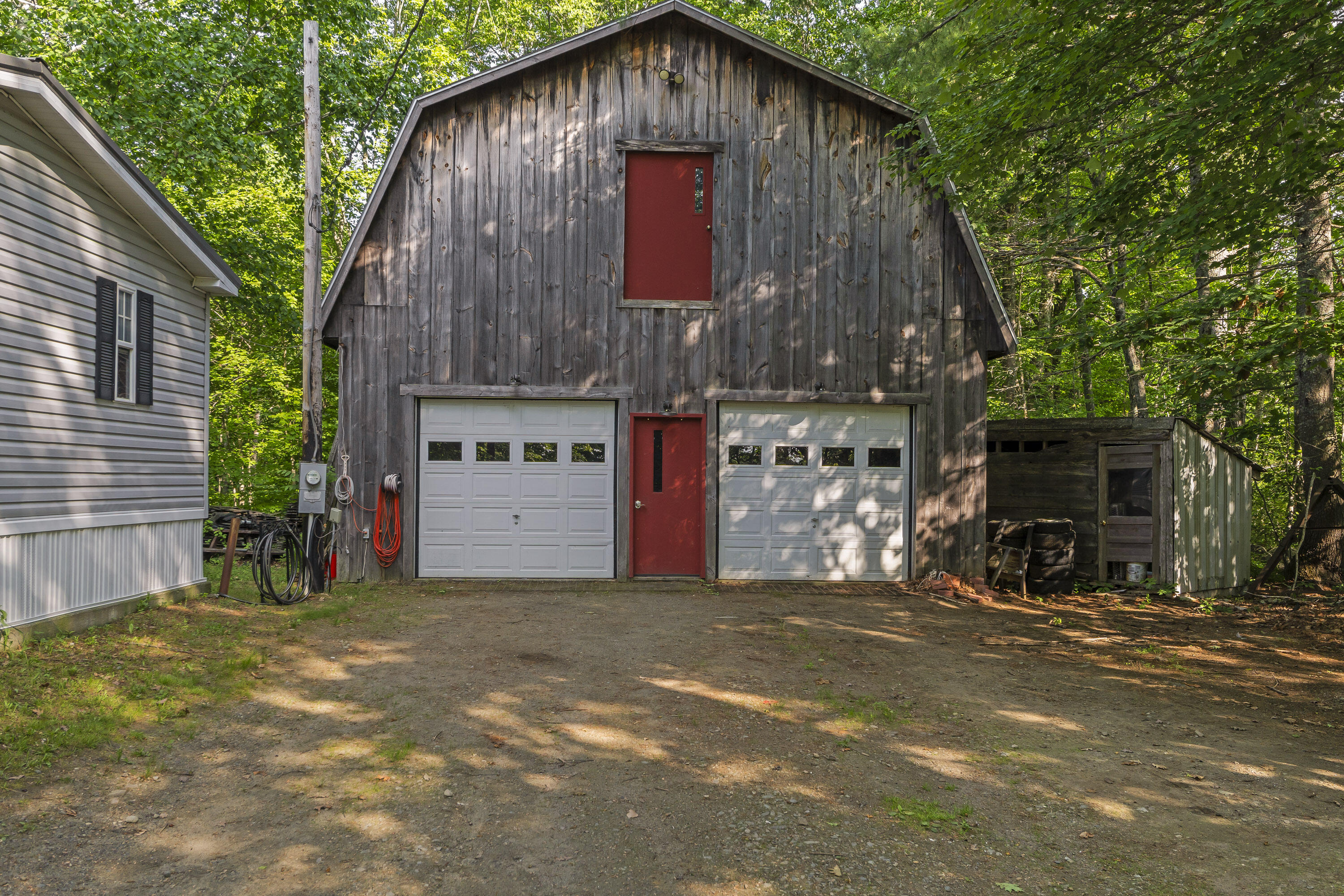 main property photo 33