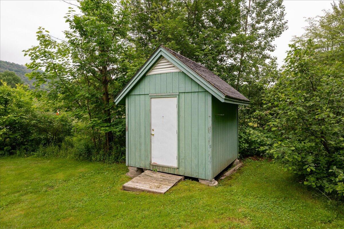 main property photo 40