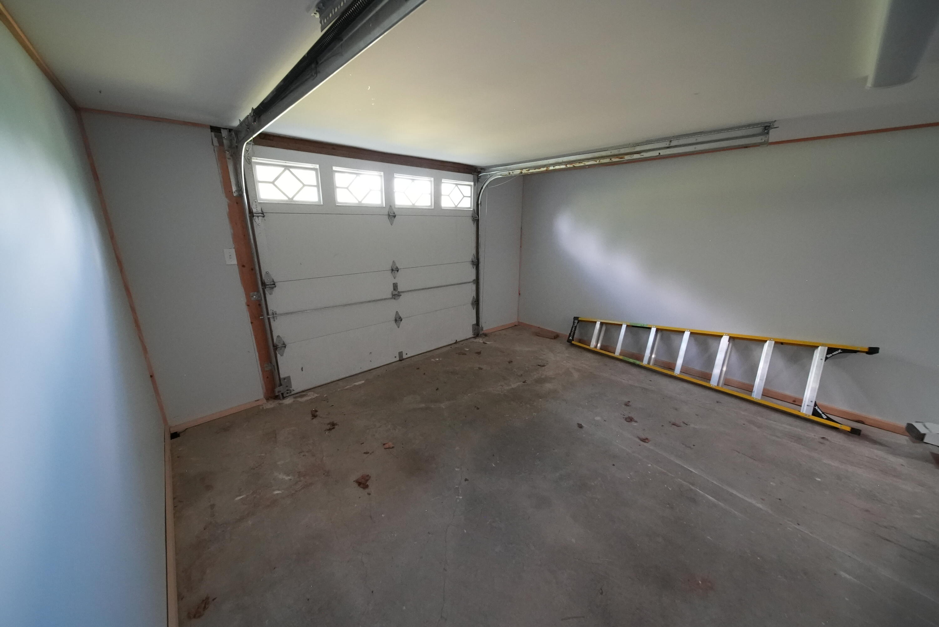 main property photo 79