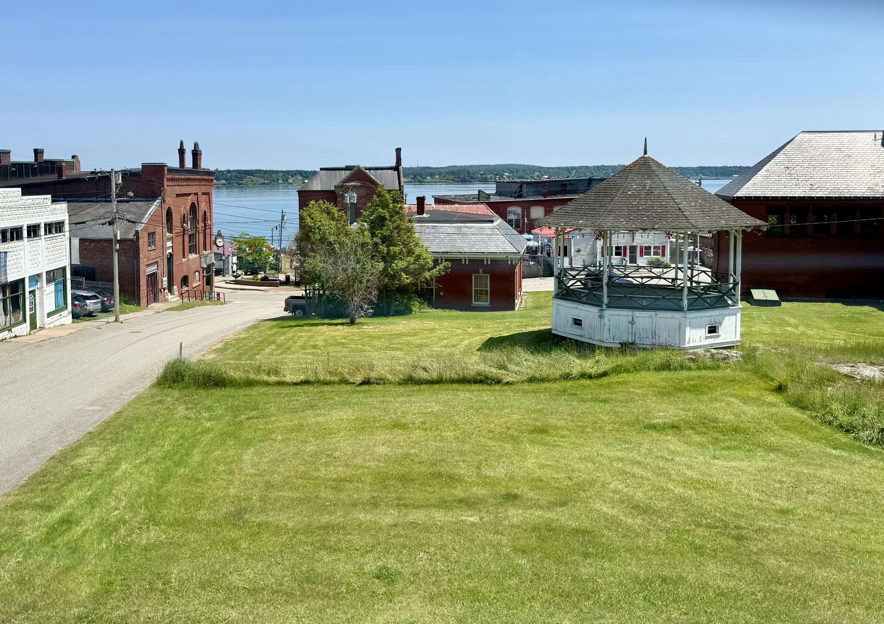 main property photo 50