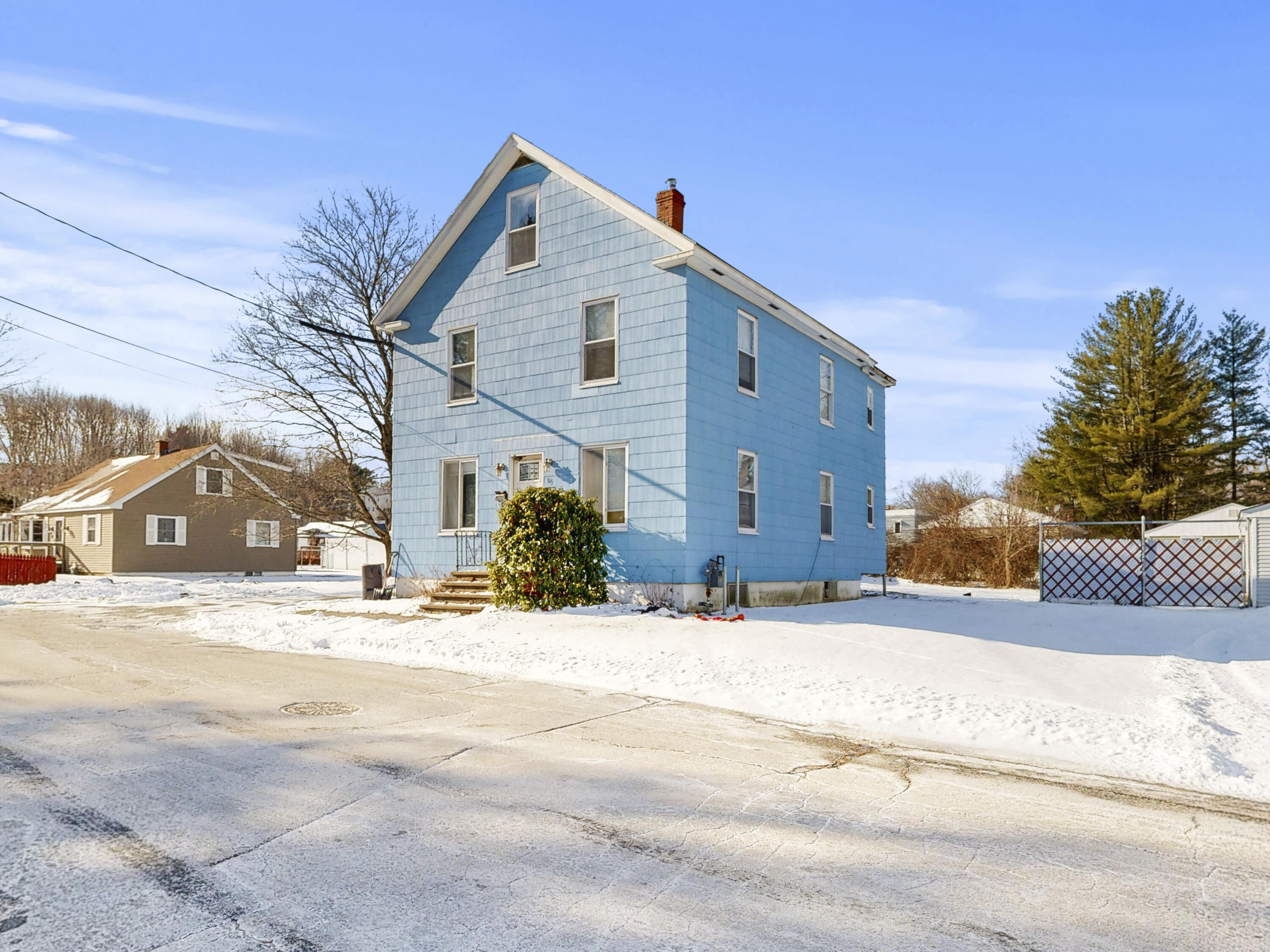 main property photo 45