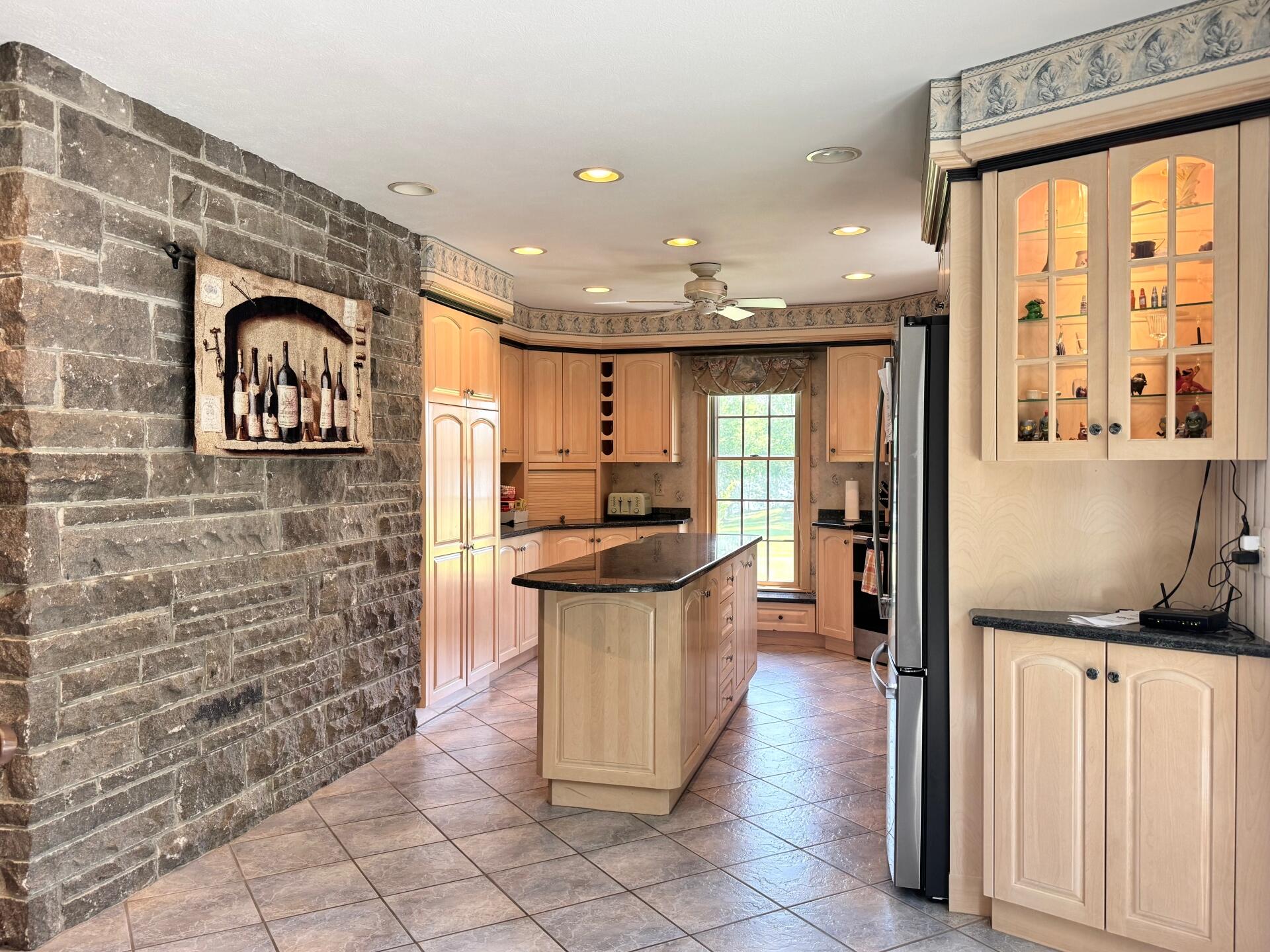 main property photo 16