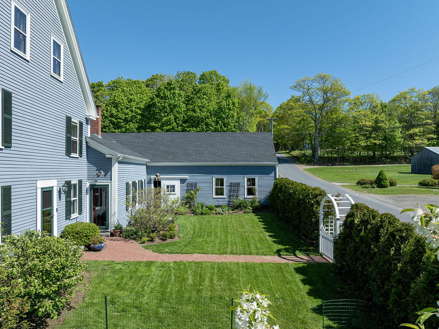 main property photo 28