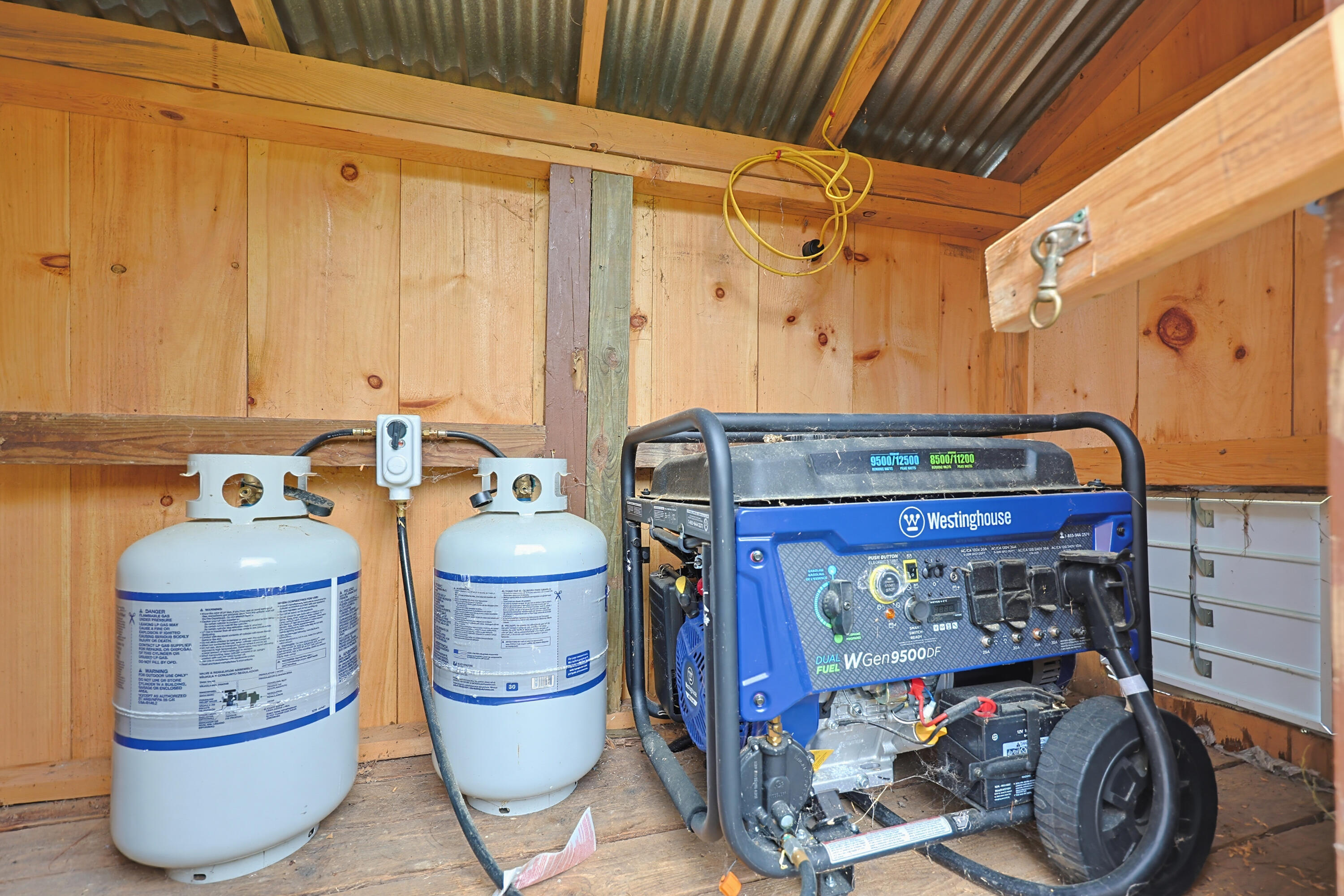 main property photo 28