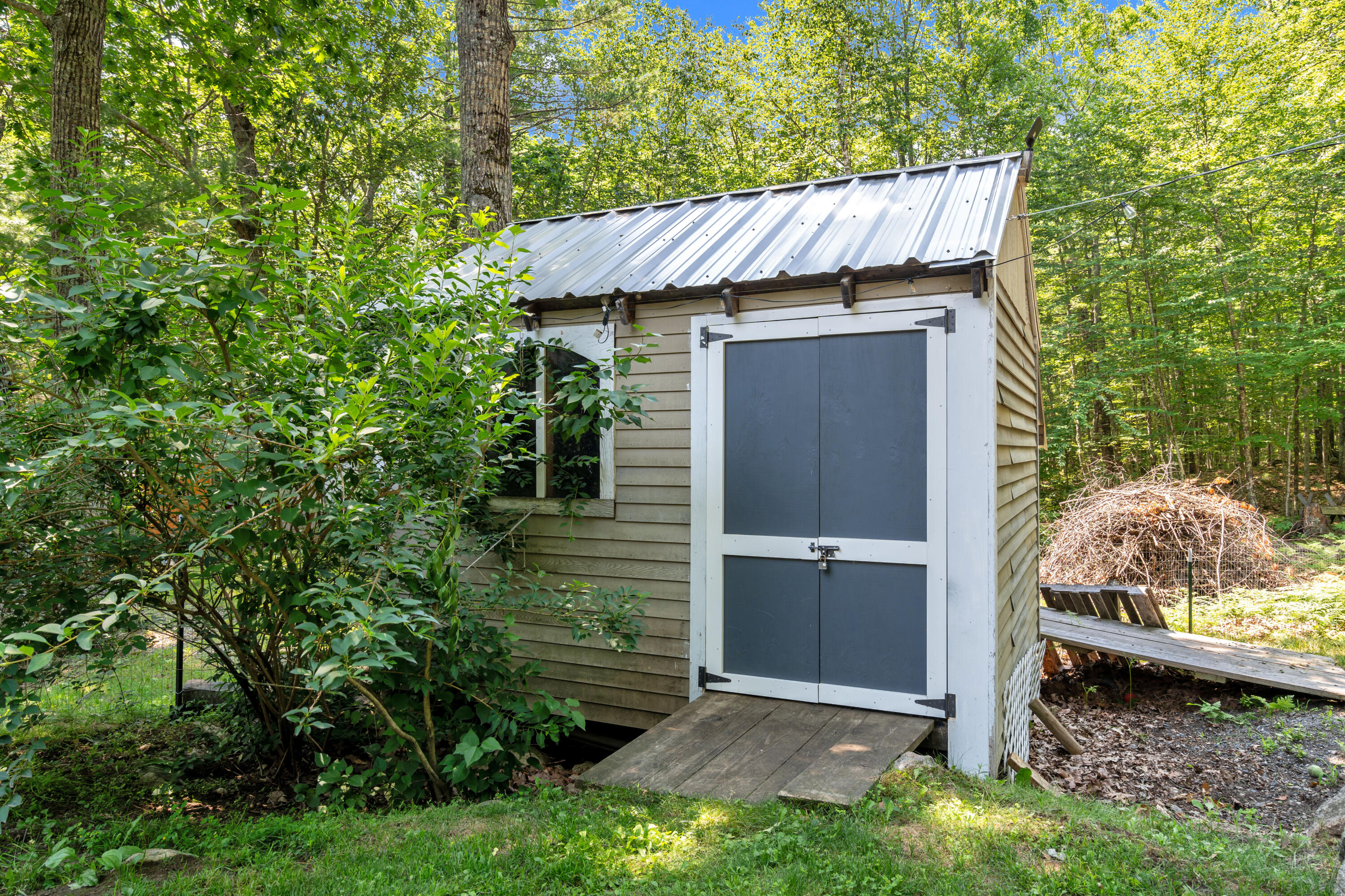 main property photo 45