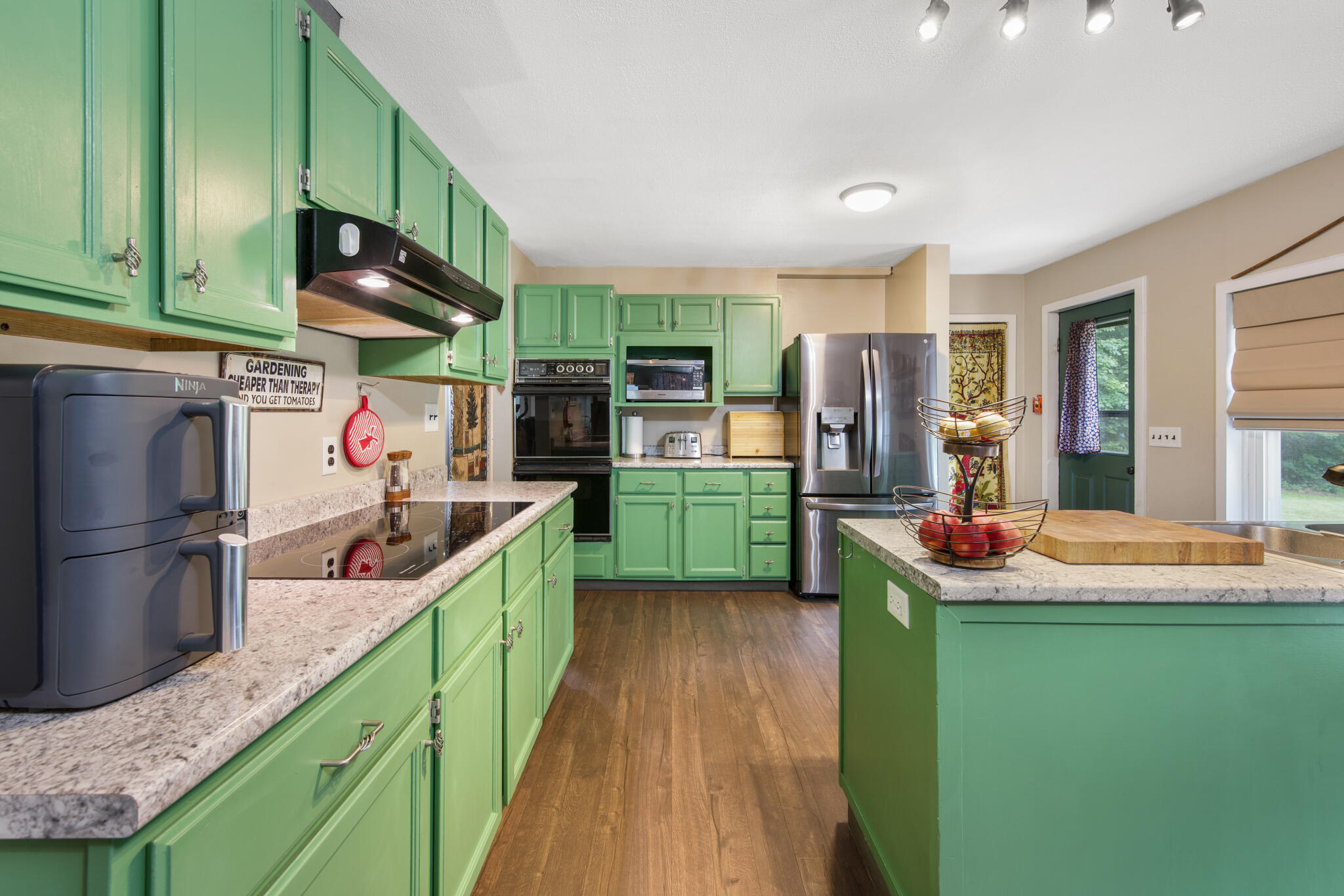 main property photo 15