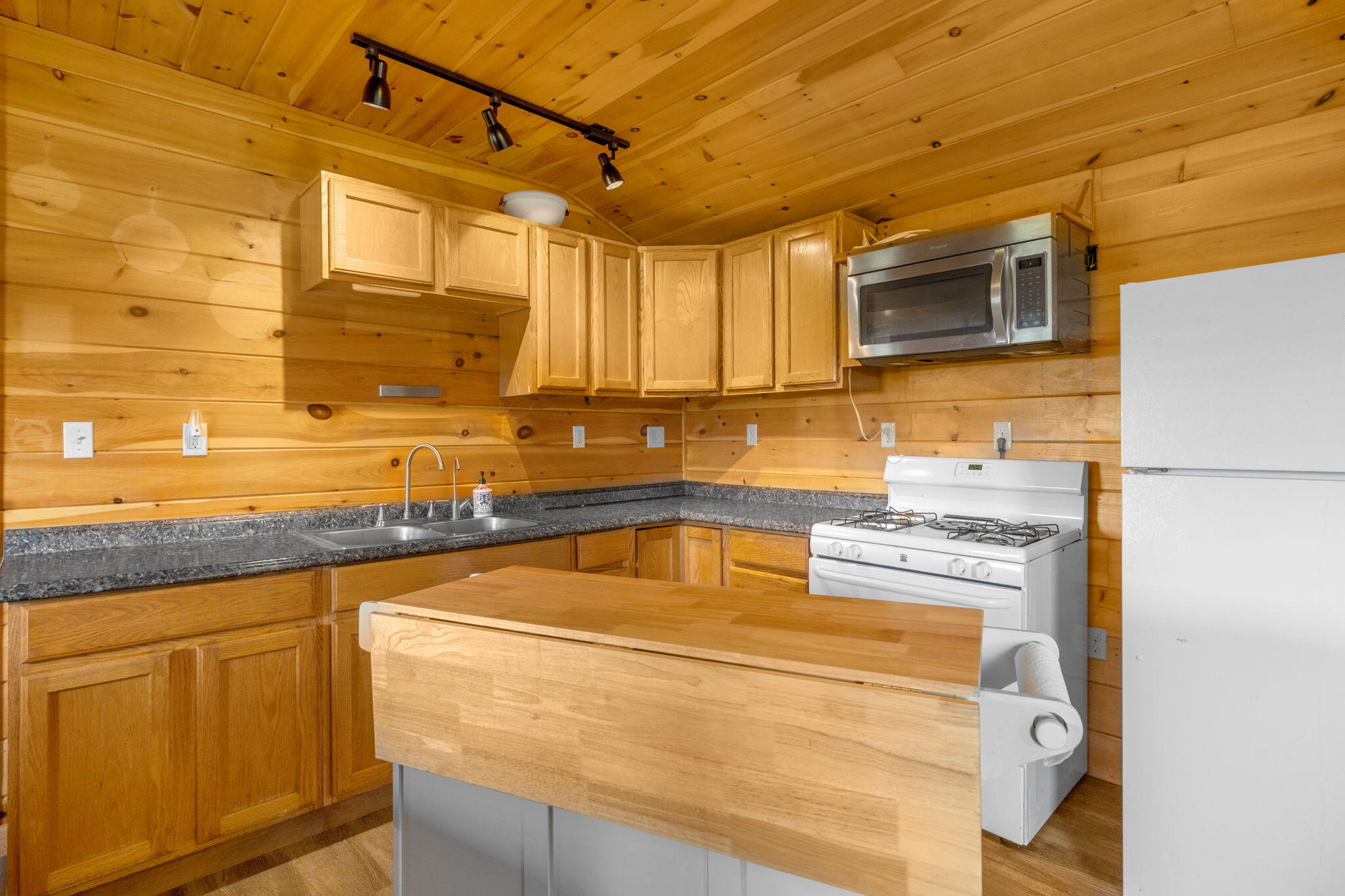 main property photo 9