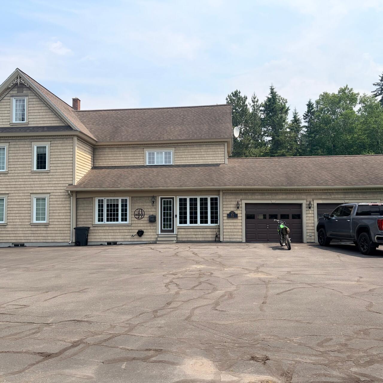 main property photo 10