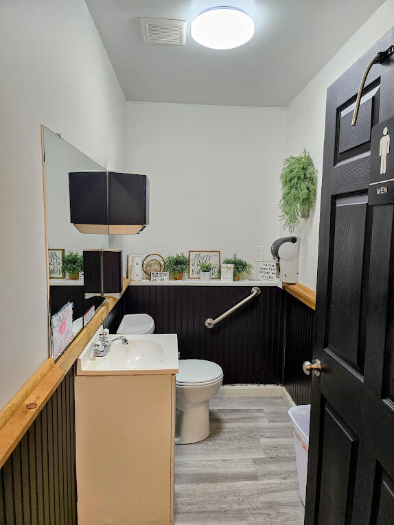 main property photo 12